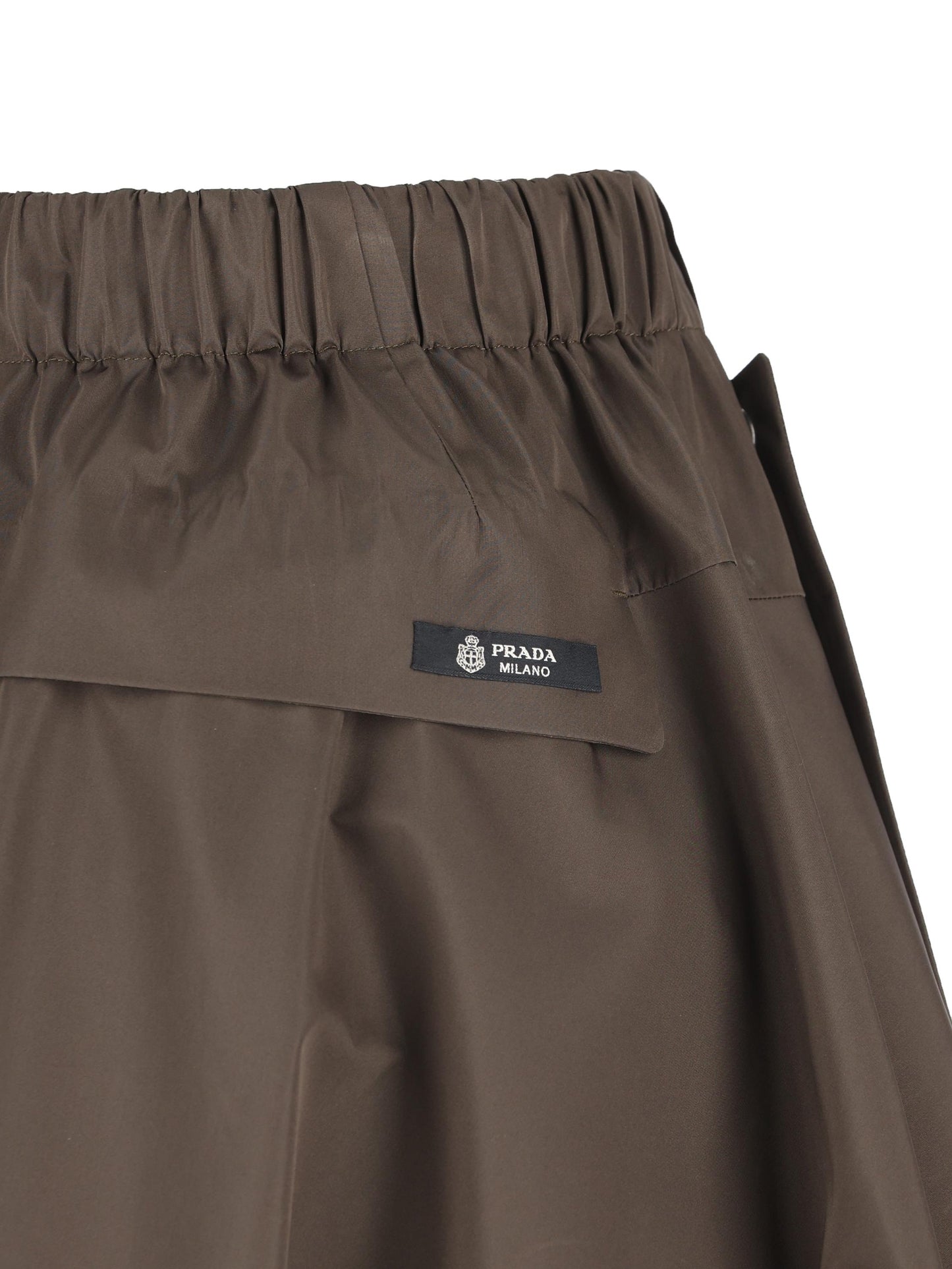 Gonna realizzata in poliestre riciclato. 21H025 18UUF0334 PRADA 