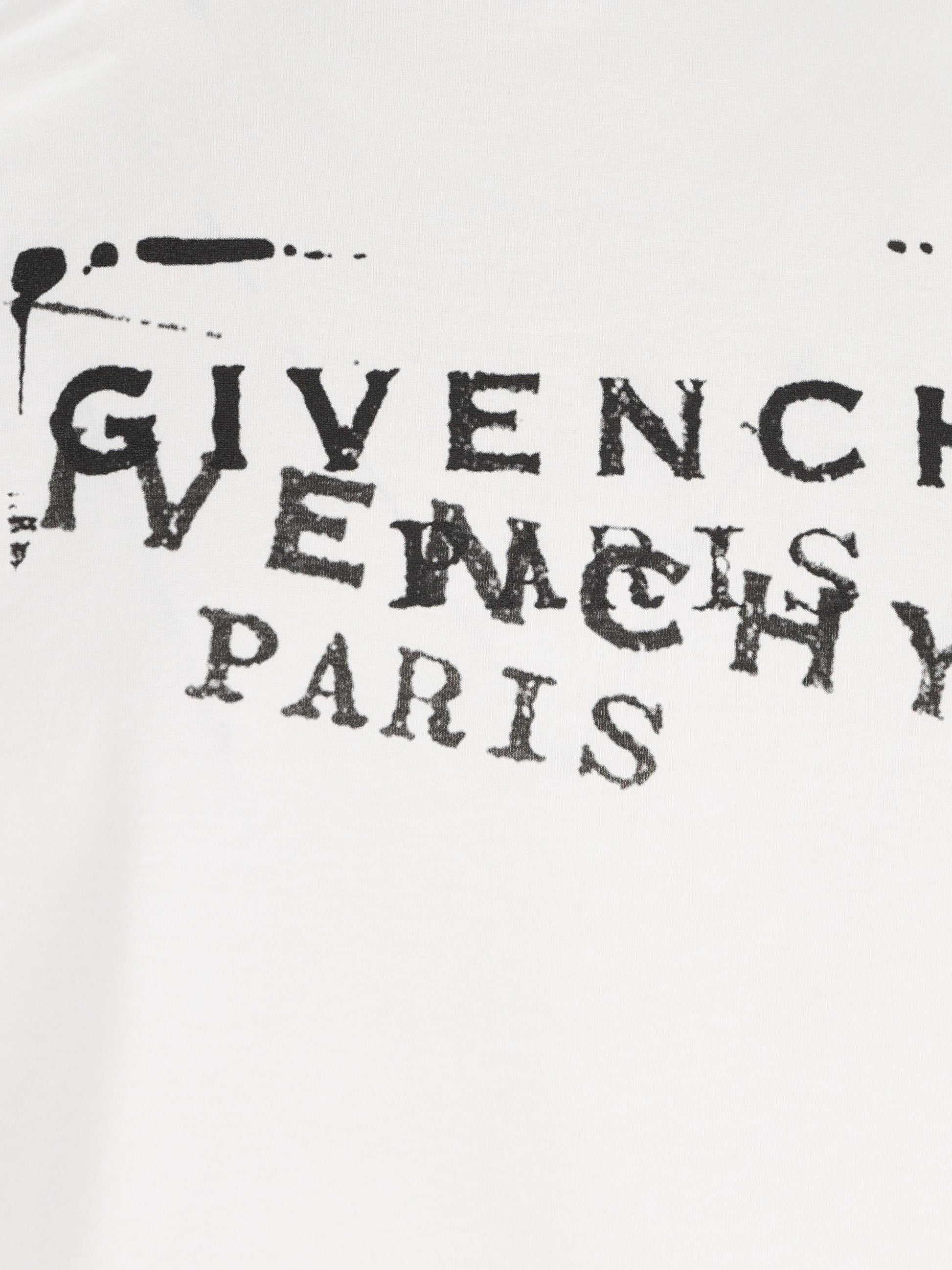 T-Shirt realizzata in cotone. BW70FJP7A7 100 GIVENCHY 
