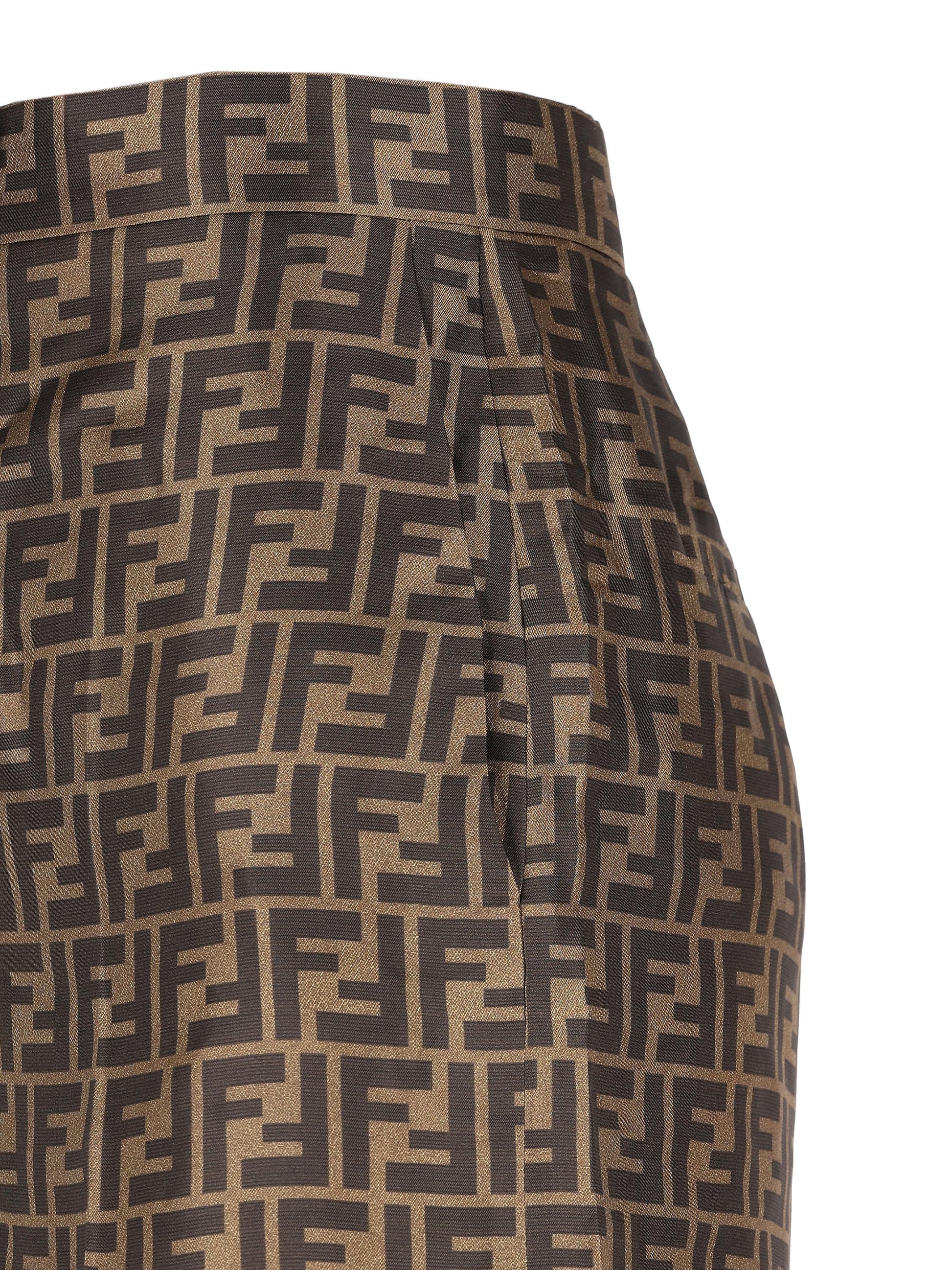 Pantaloni realizzati in seta. FR6606 A8G3F118W FENDI 