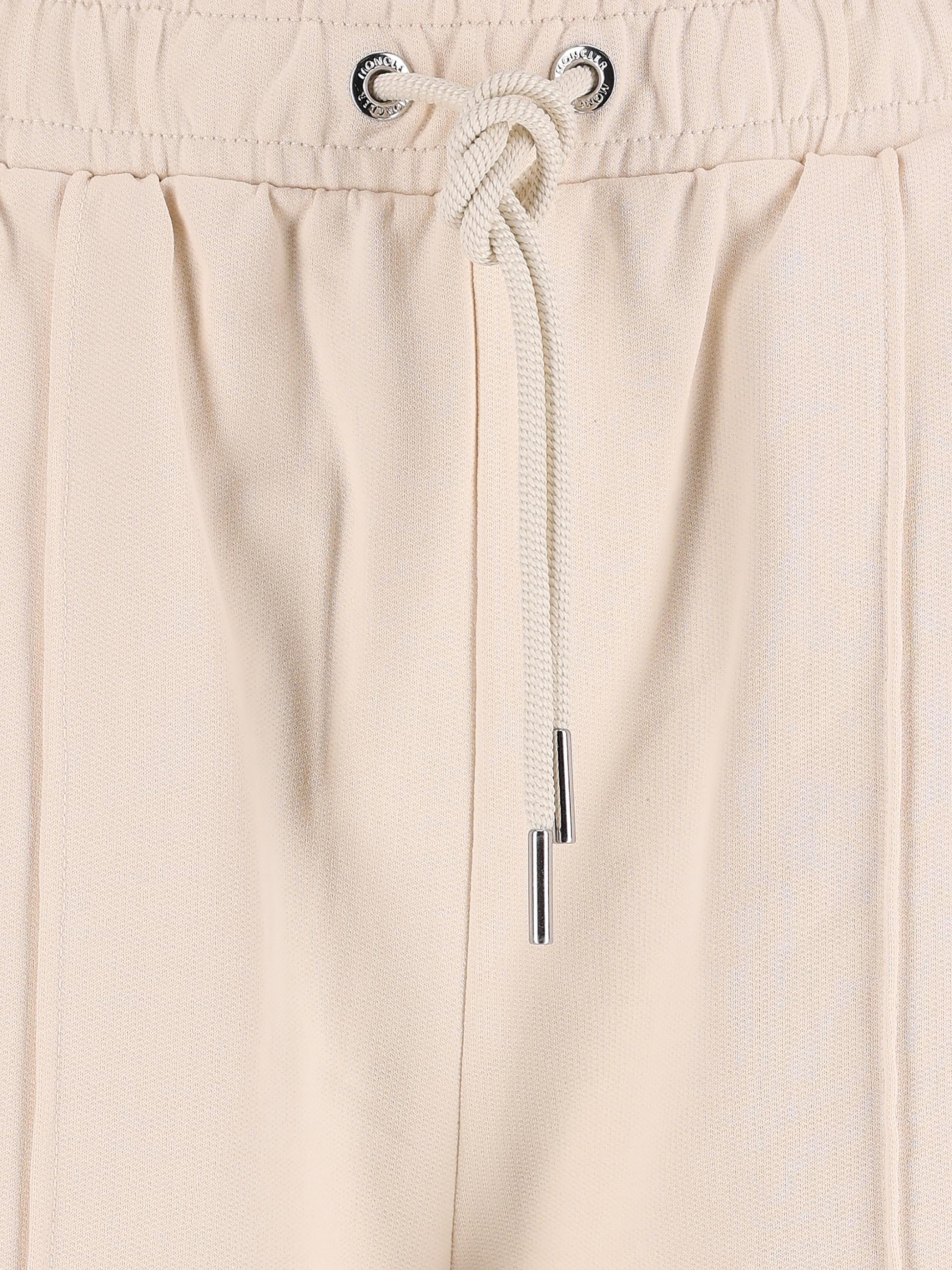 Pantaloni realizzati in cotone. W8H00002 89B2V034 MONCLER 