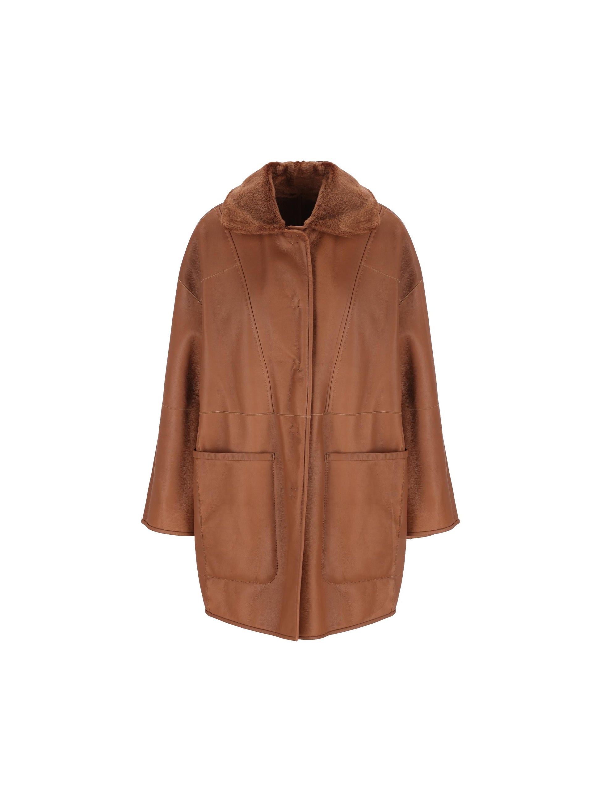 Cappotto realizzato in montone. 2521416015600 001 MAX MARA - ATELIER 