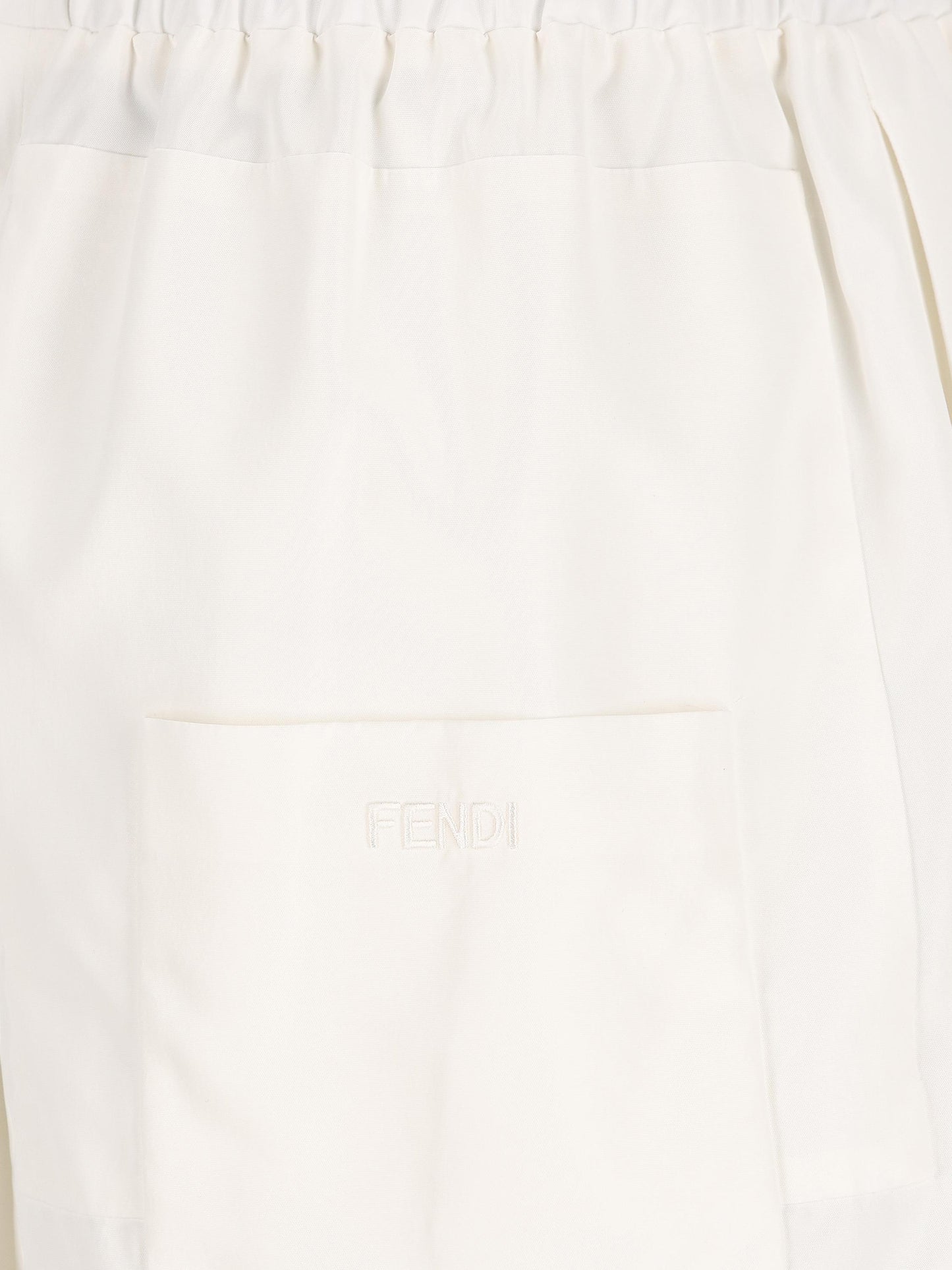 Shorts realizzati in viscosa e poliammide. FR6716 AW9BF0ZNM FENDI 