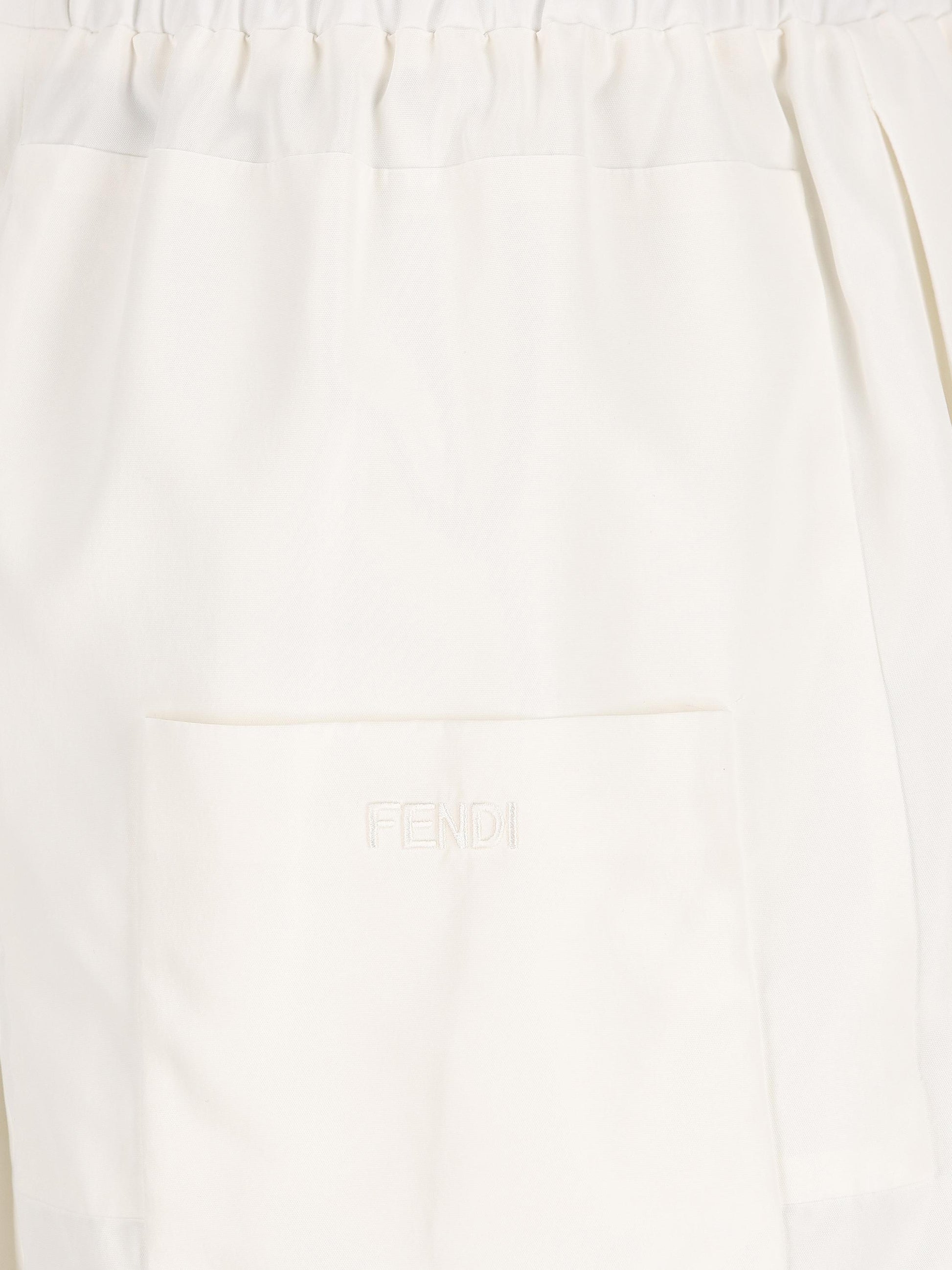 Shorts realizzati in viscosa e poliammide. FR6716 AW9BF0ZNM FENDI 