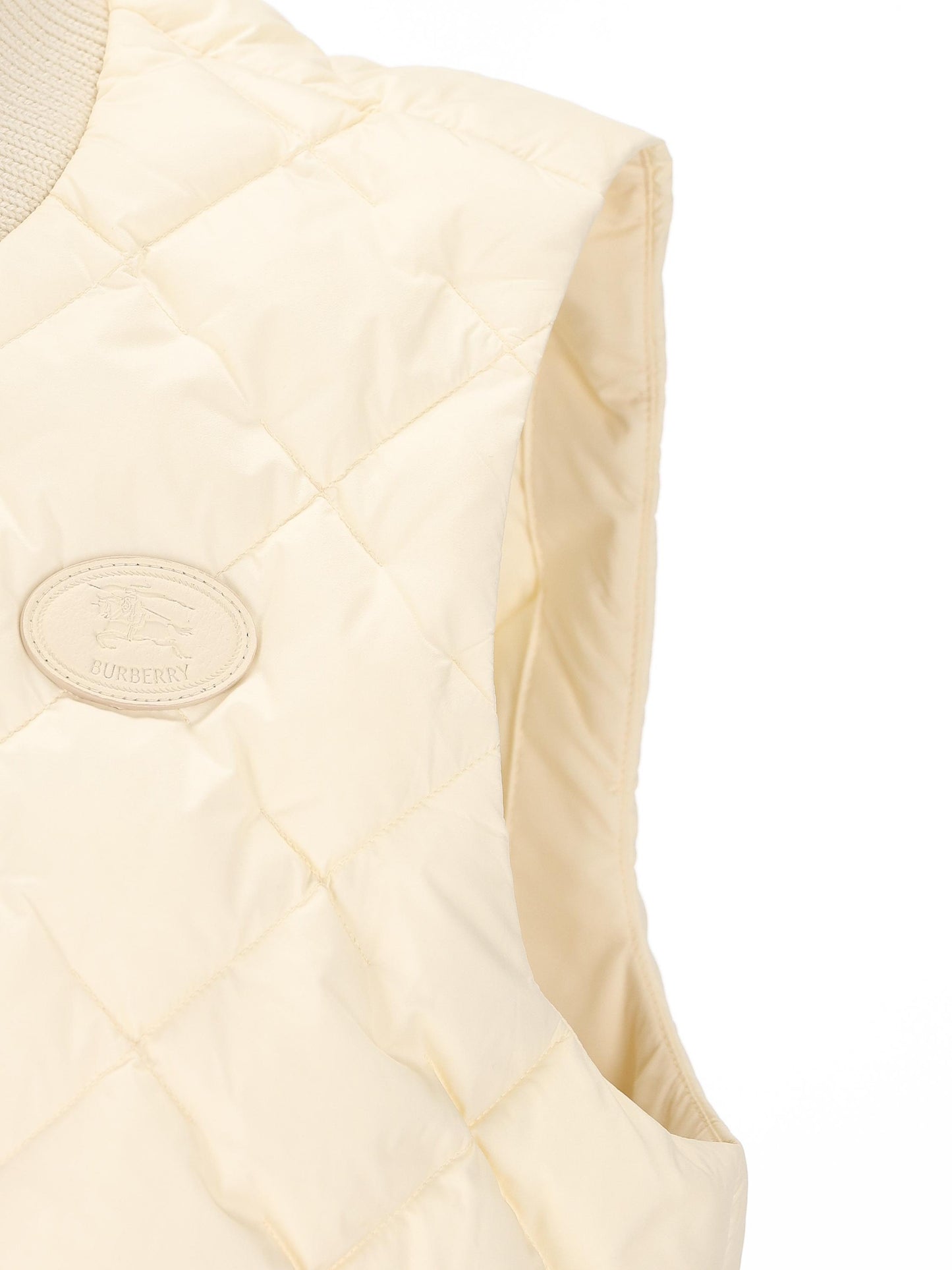 Gilet realizzato in poliammide. 8114172 C3997 BURBERRY 