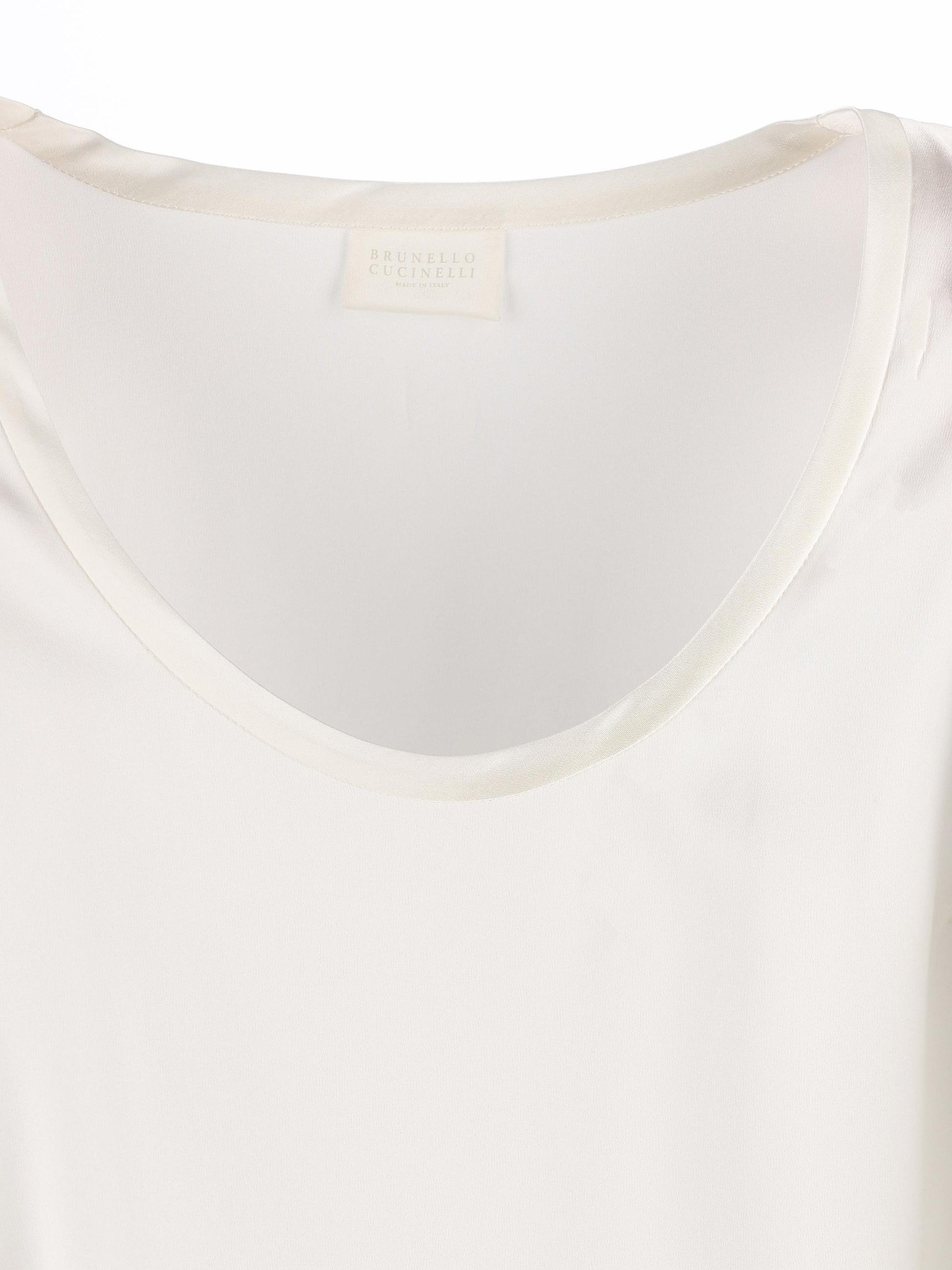 Top realizzato in seta. M0C59E0600 C600 BRUNELLO CUCINELLI 