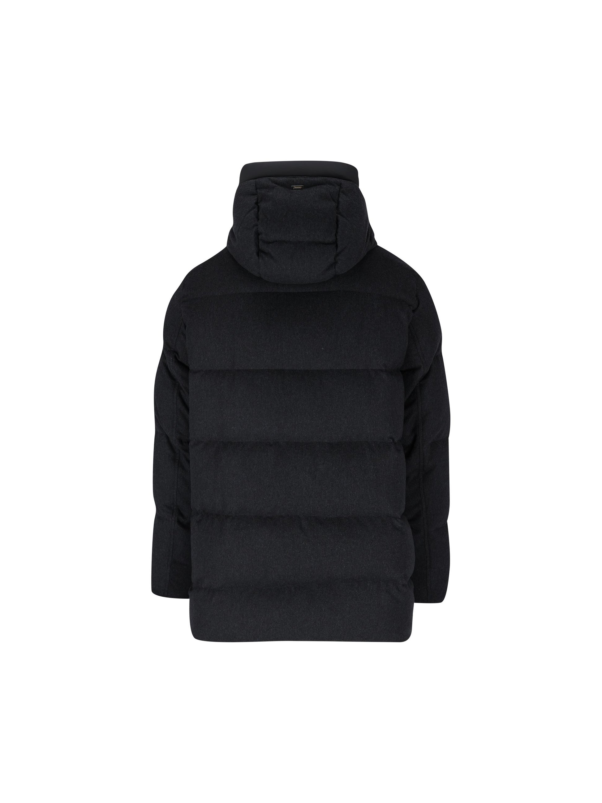 Piumino realizzato in seta e cashmere. PI001143U 380879200 HERNO 