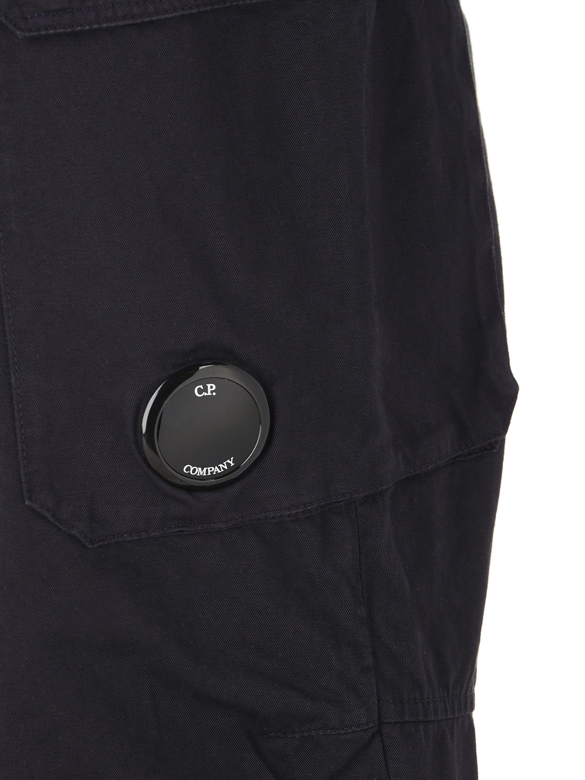 Pantaloni realizzati in cotone. 20CMPA185A 110458G888 C.P COMPANY 