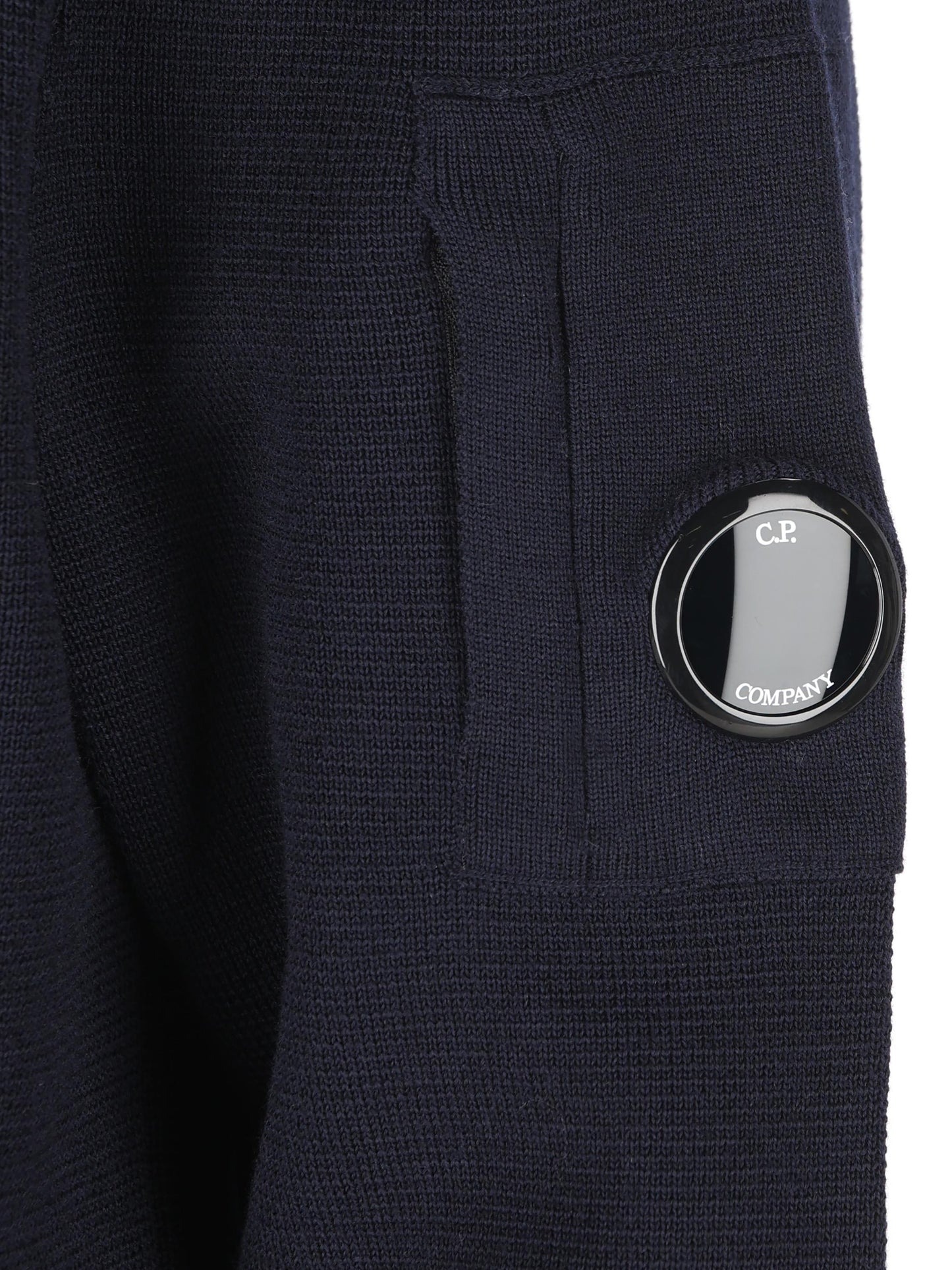 Maglione half zip realizzato in Re-Wool. 19CMKN201A 006595A888 C.P COMPANY 