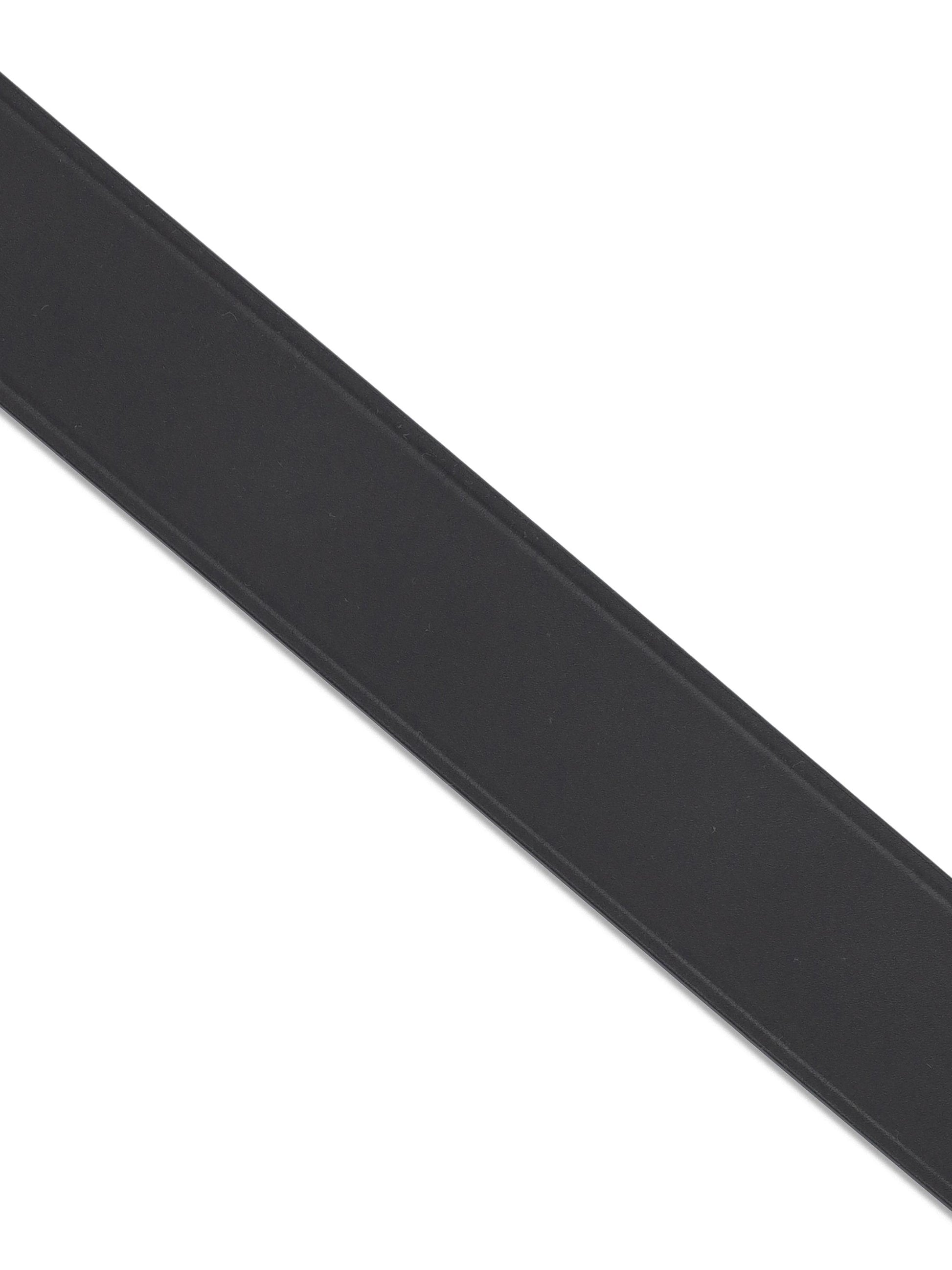 Cintura realizzata in pelle di vitello. 570370 1CH0B1000 BALENCIAGA 