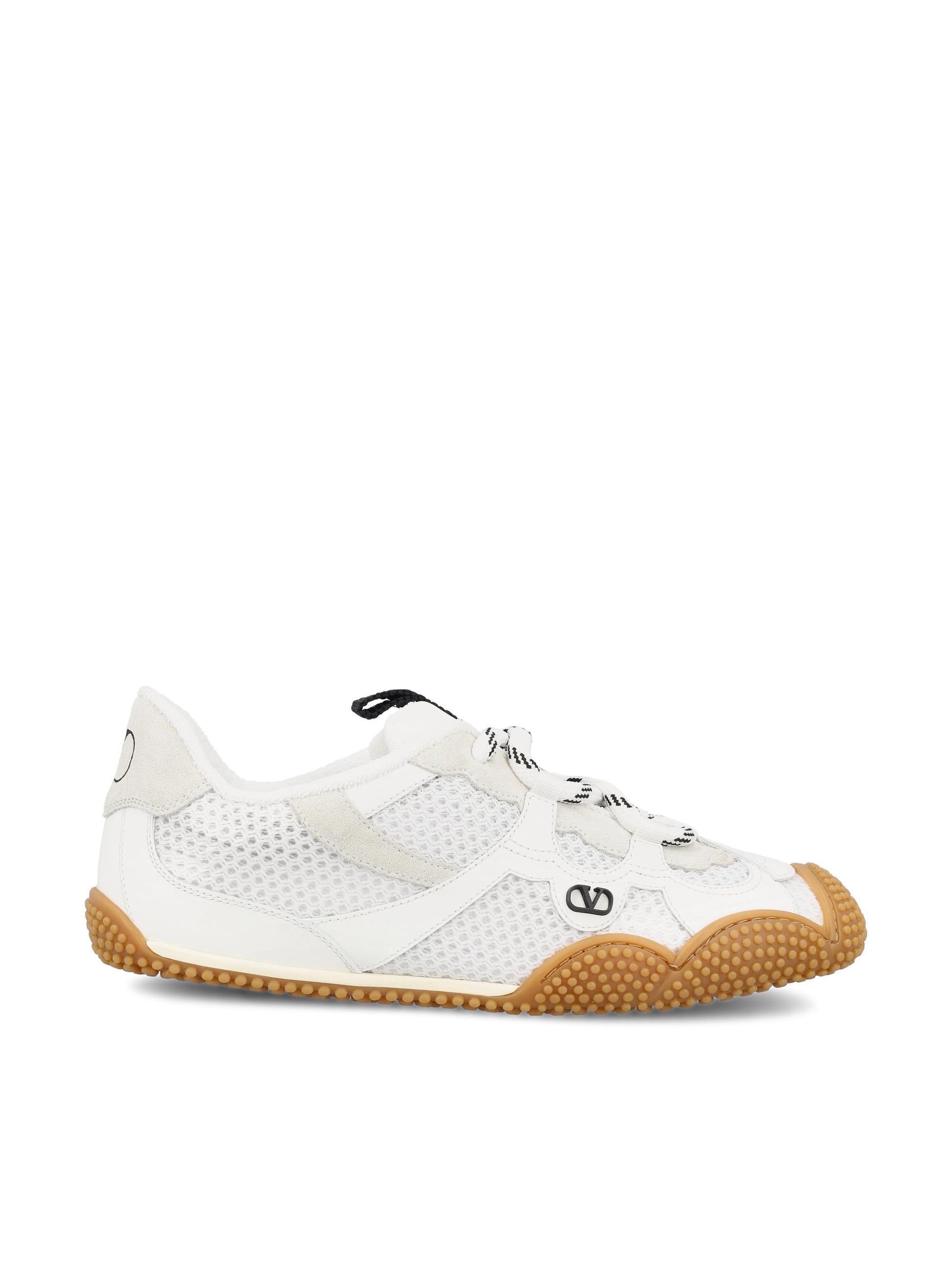 Sneakers realizzate in pelle di vitello gommato. 8W2S0NB8SDV 9NX VALENTINO GARAVANI 