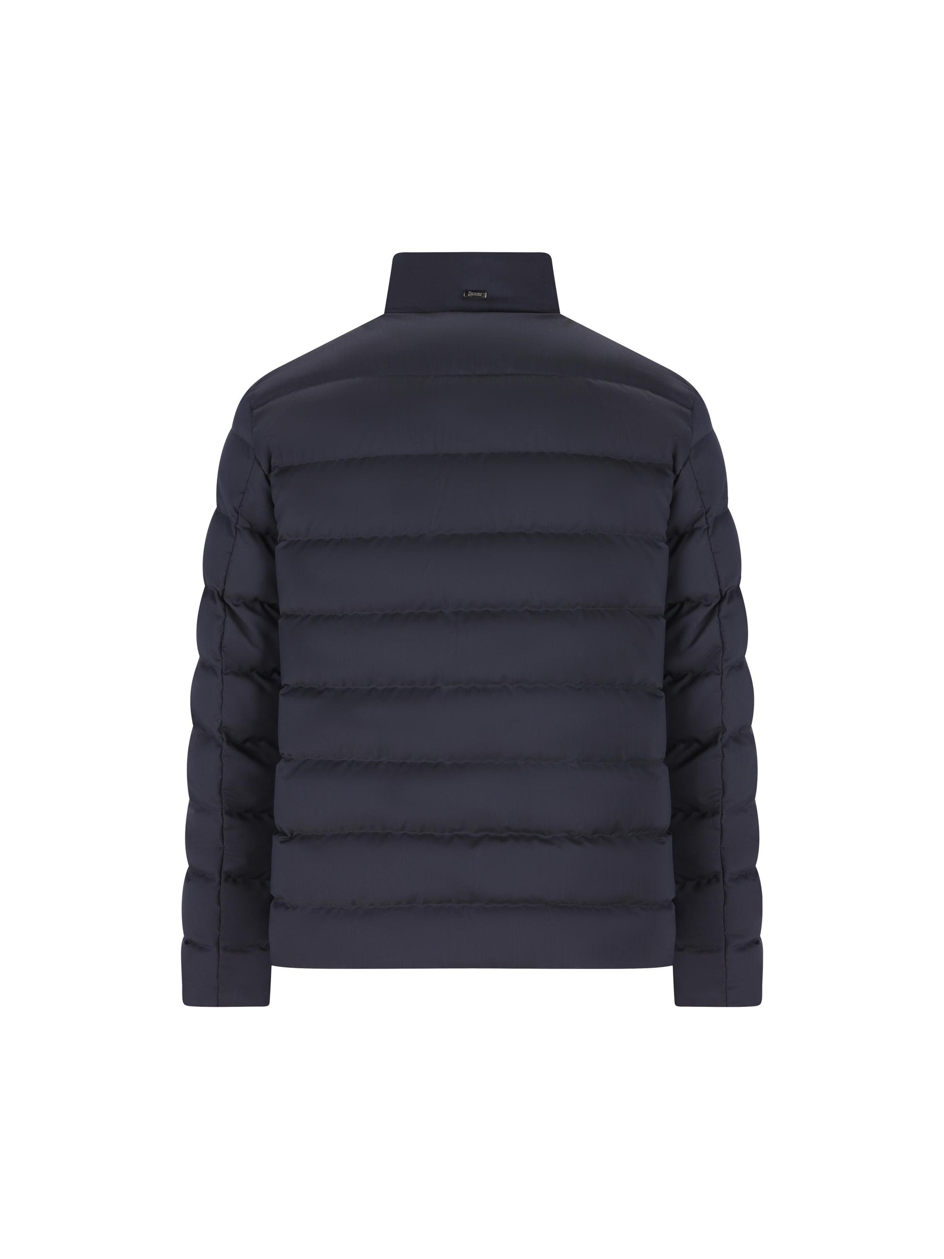 Piumino realizzato in misto lana vergine. PI001262U 127369200 HERNO 