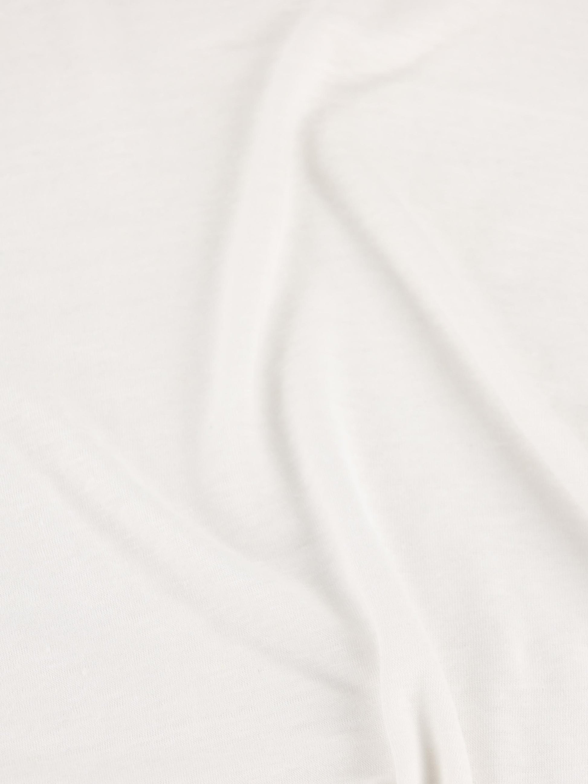 T-Shirt realizzata in lino. FAM8654 1000 LORO PIANA 