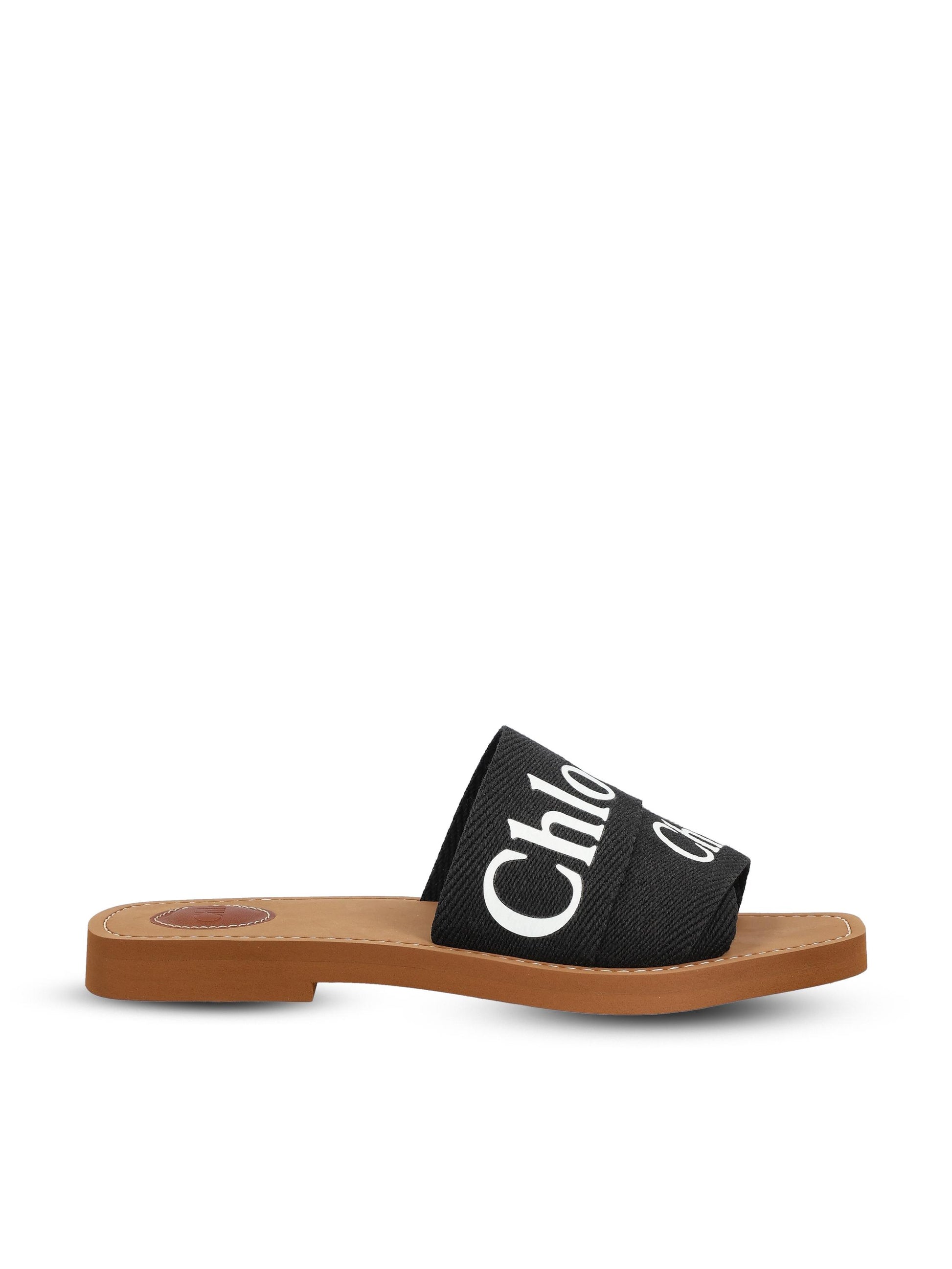 Ciabatte realizzate in lino CHC22U188Z3 001 CHLOE' 