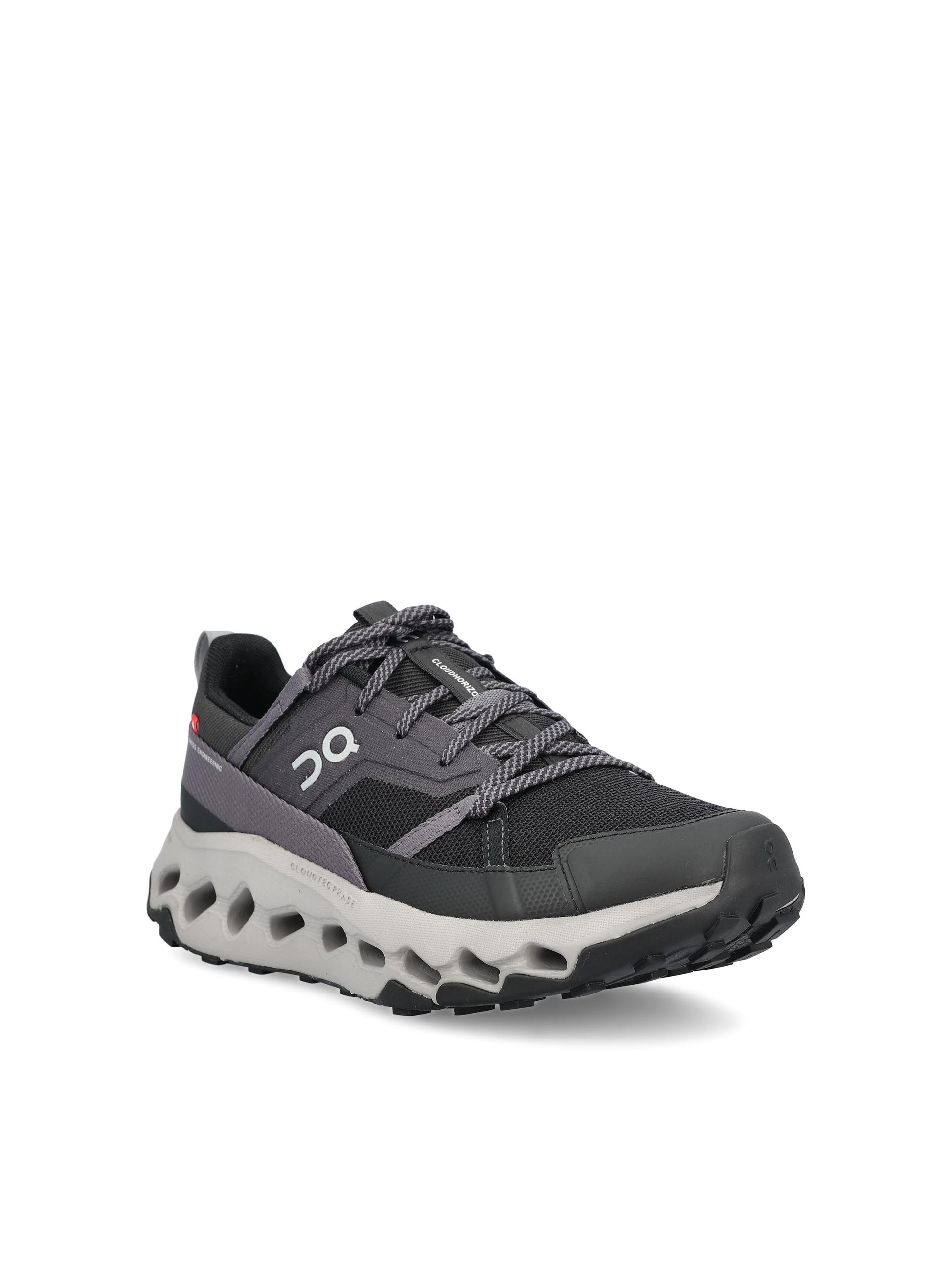 Sneakers realizzate in poliestere riciclato. 3WE10010702  ON 