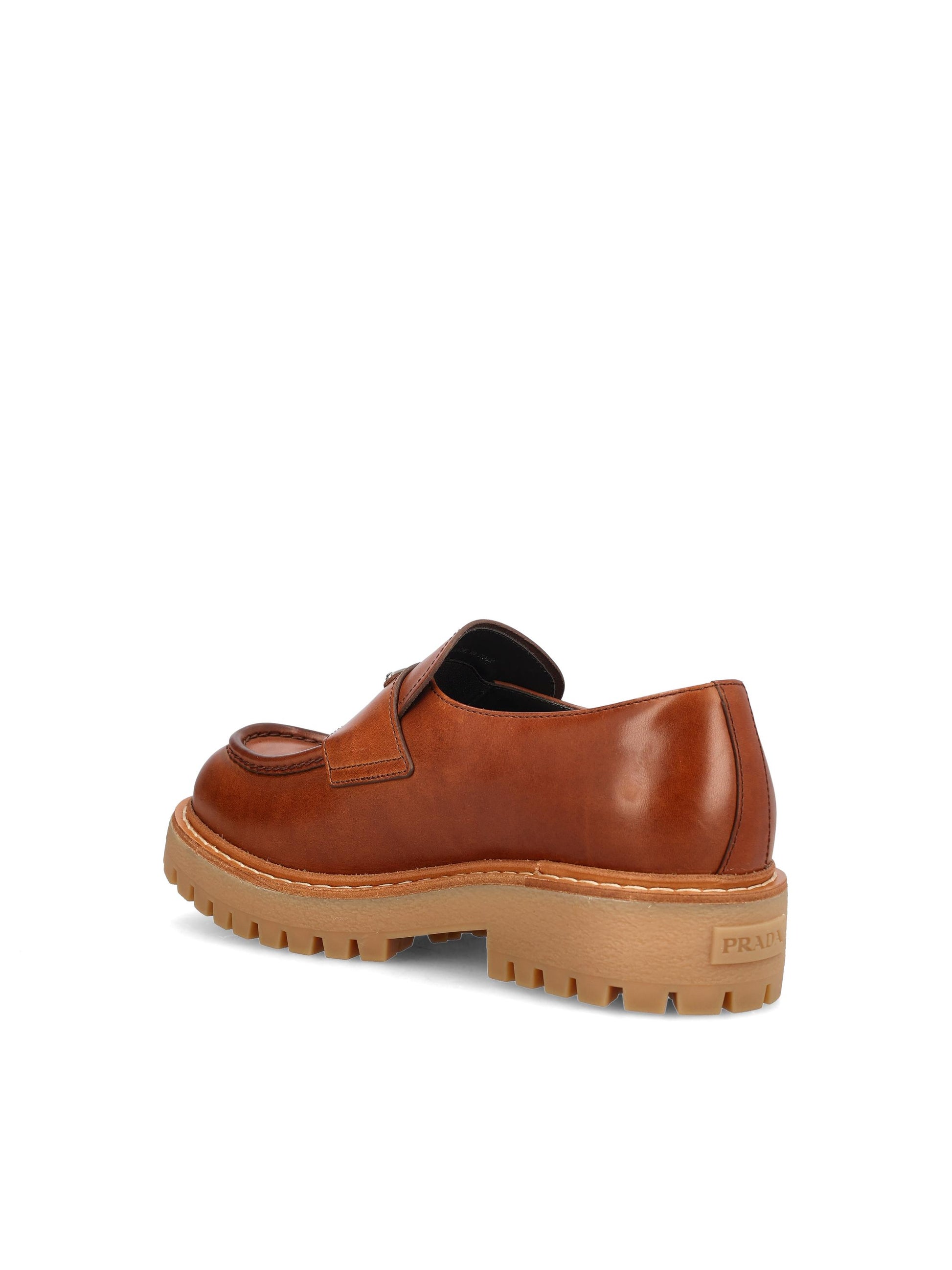 Mocassini realizzati in pelle di vitello. 2DE151 070F0046 PRADA 