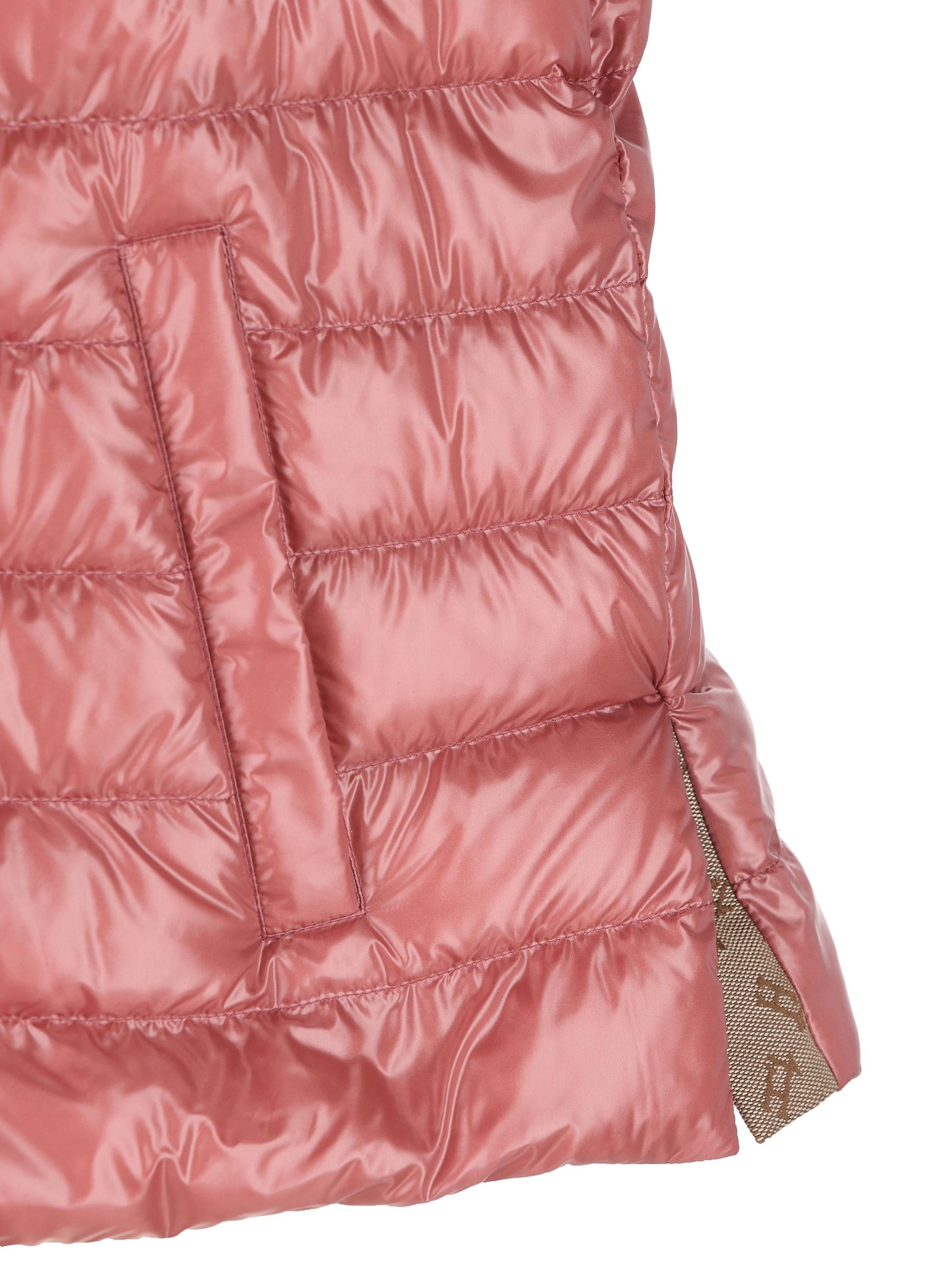 Smanicato realizzato in nylon. PI002217D 12017Z4173 HERNO 