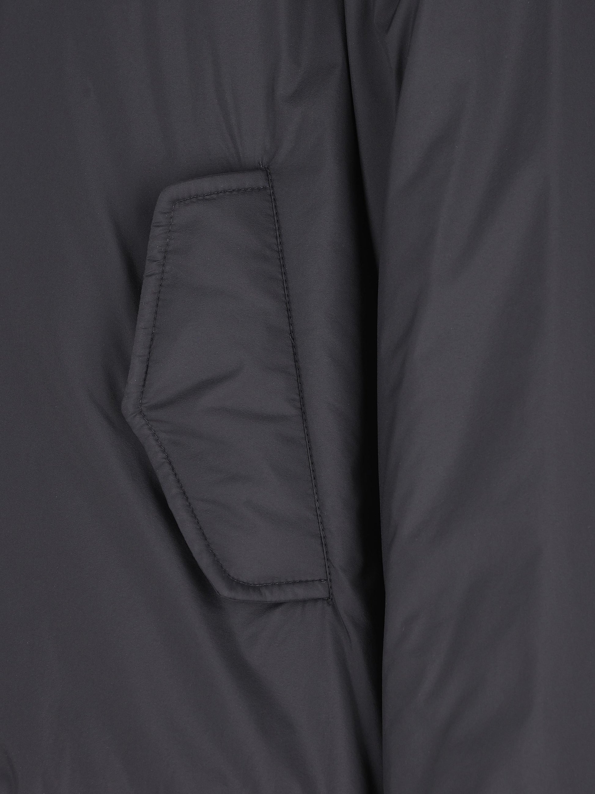 Giacca realizzata in poliammide. GC000114U 12456Z9200 HERNO 