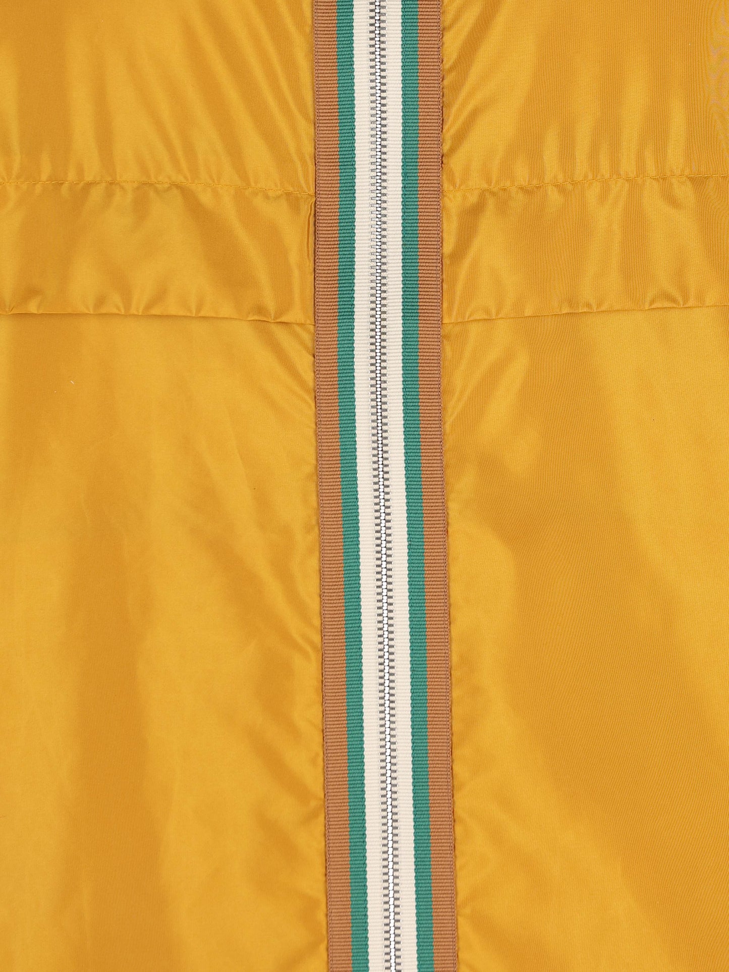 Giacca realizzata in poliammide. M1A00112 539ZD137 MONCLER 