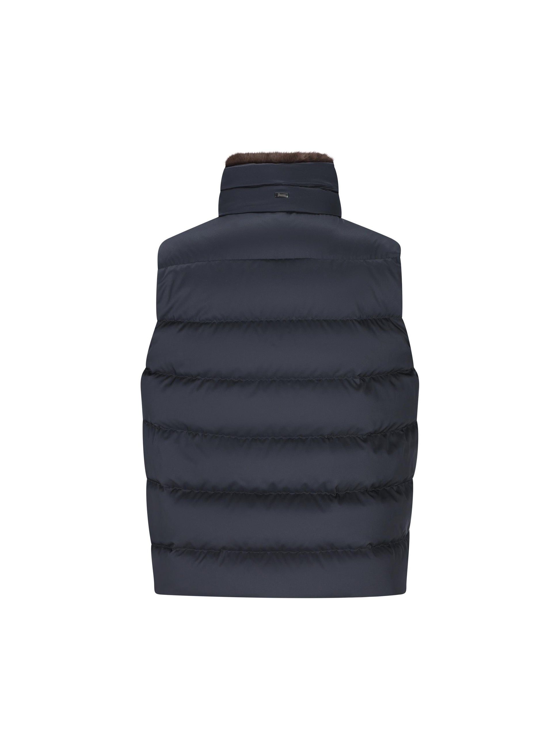 Gilet realizzato in poliestere. PI001267U 12414Z9200 HERNO 