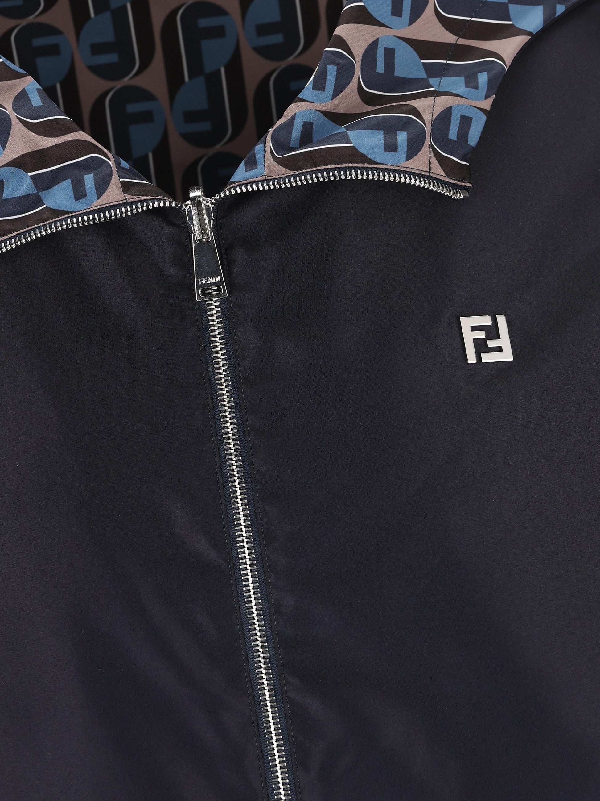 Giacca reversibile realizzata in poliestere. FAA615 AVIEF0QG0 FENDI 