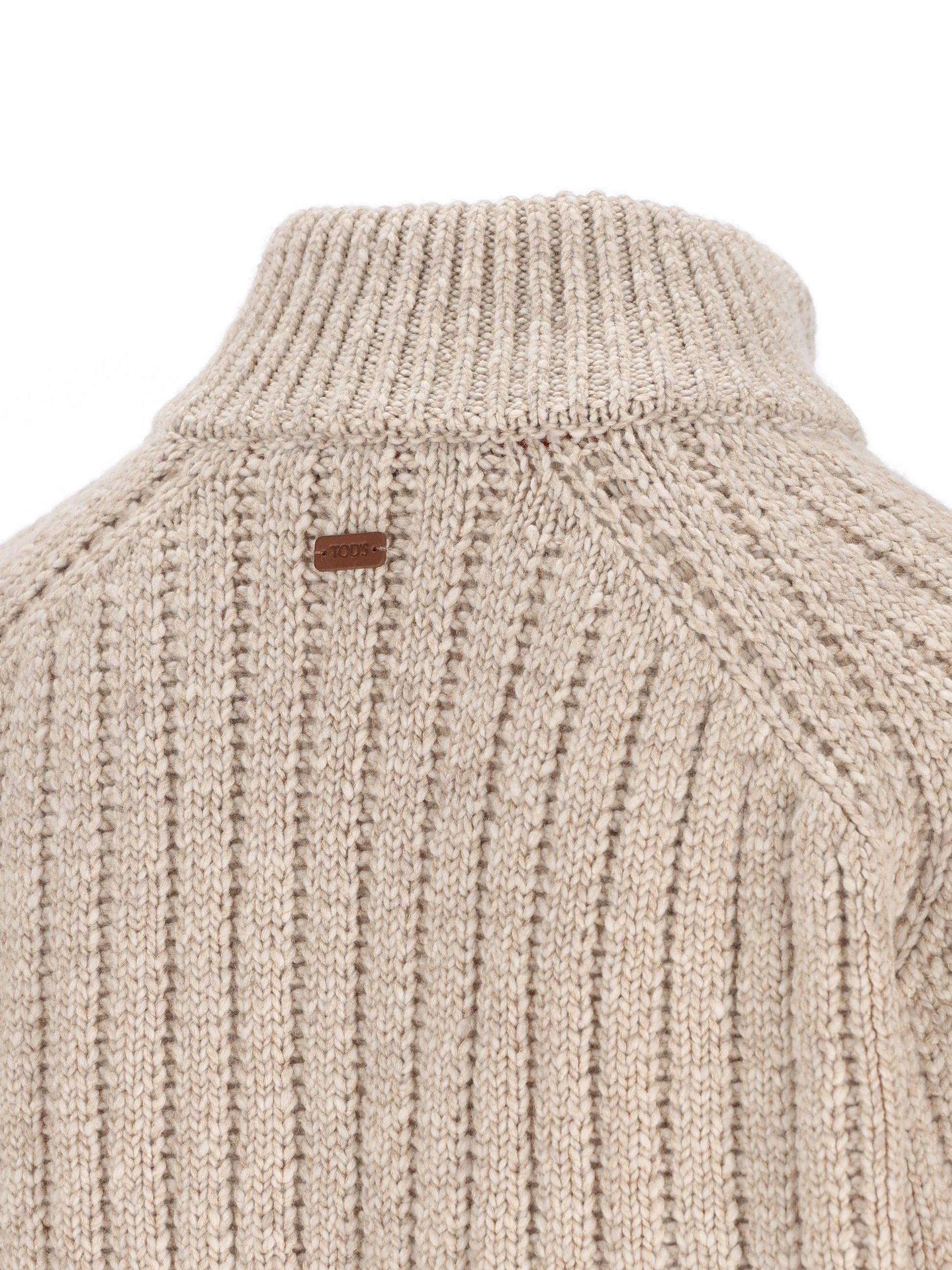 Bomber realizzato in lana vergine e cashmere. X8MC1518640XUR B003 TOD'S 