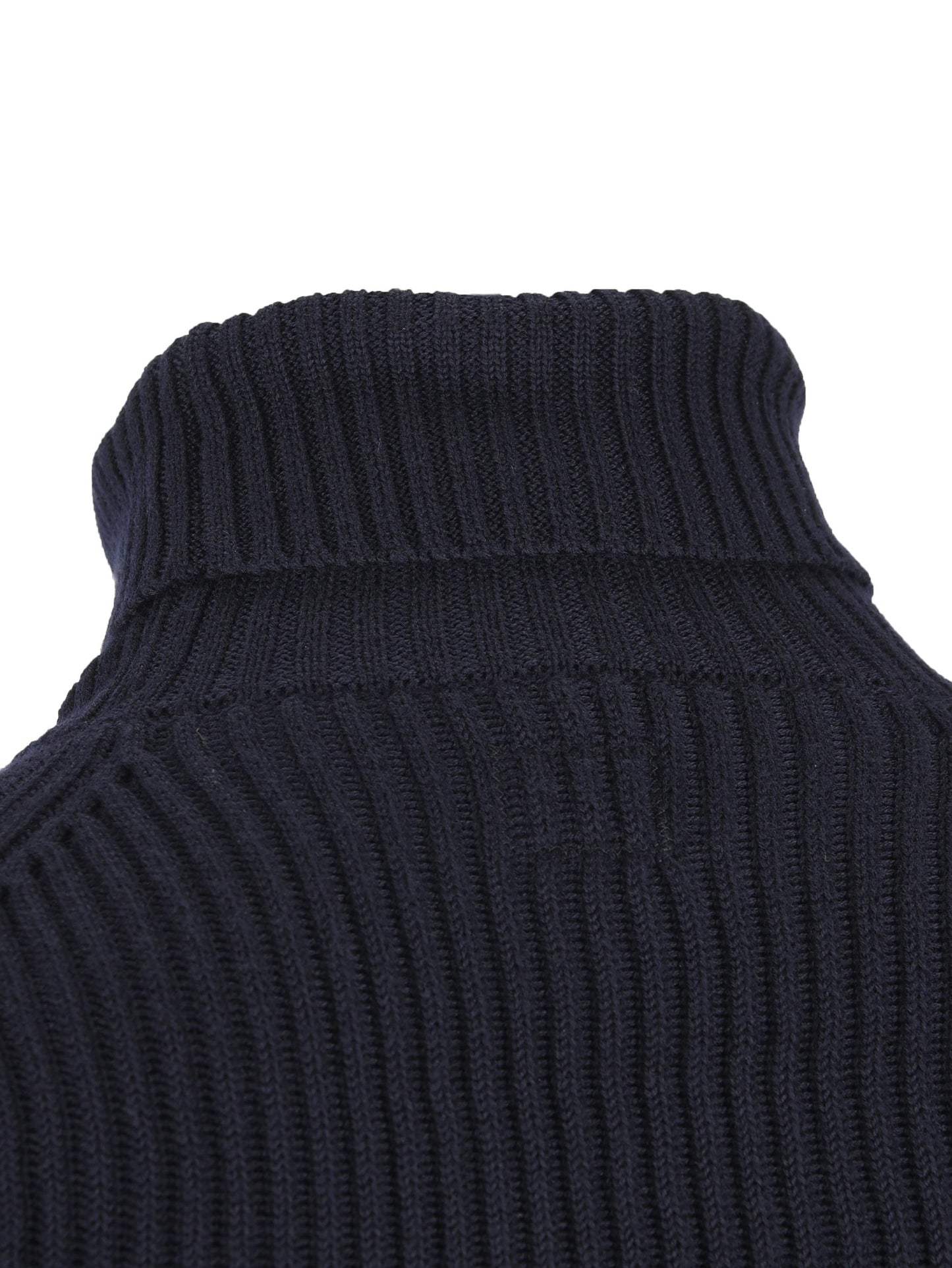 Maglione realizzato in lana. 19CMKN220A 006595A888 C.P COMPANY 