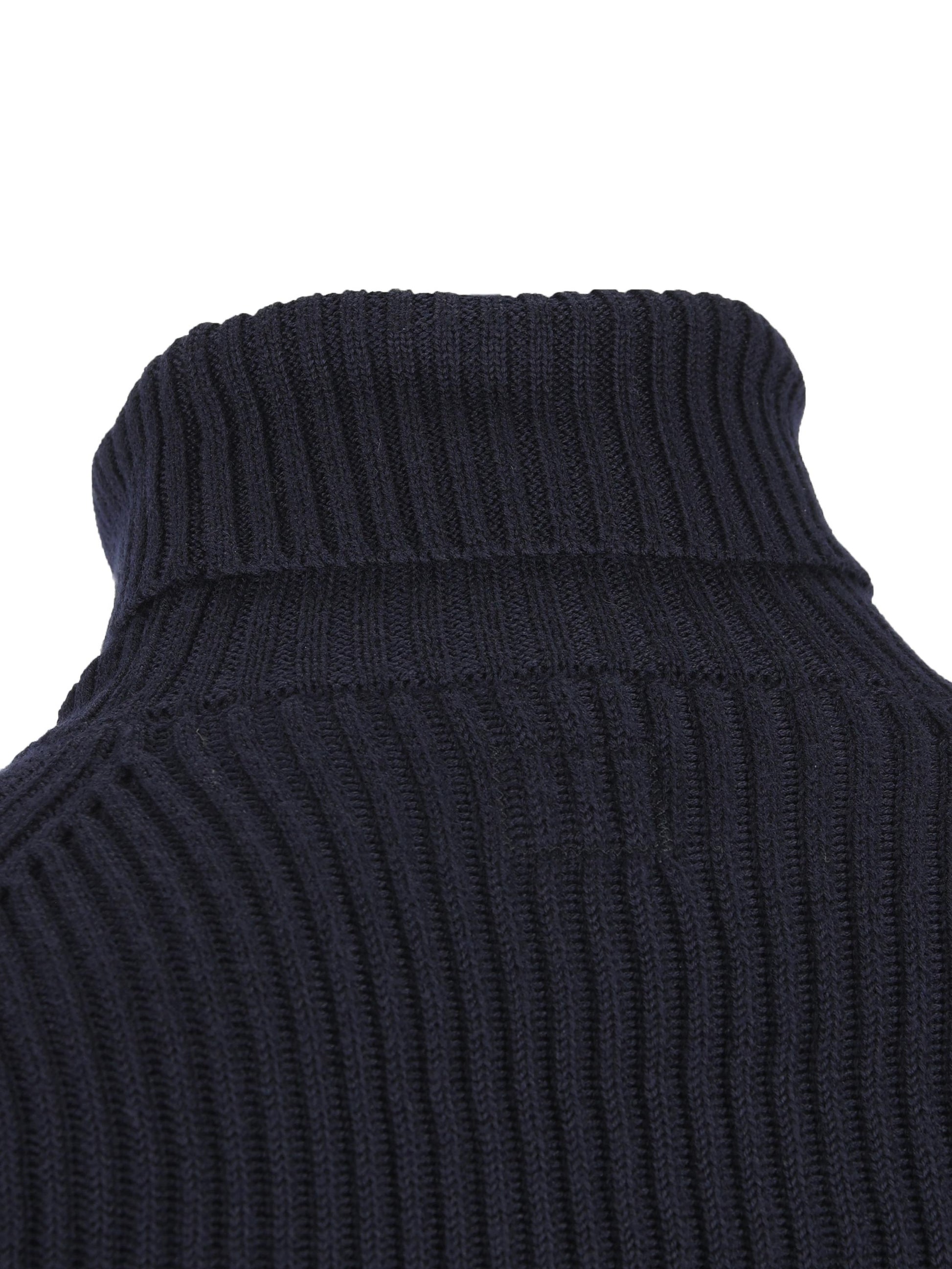 Maglione realizzato in lana. 19CMKN220A 006595A888 C.P COMPANY 