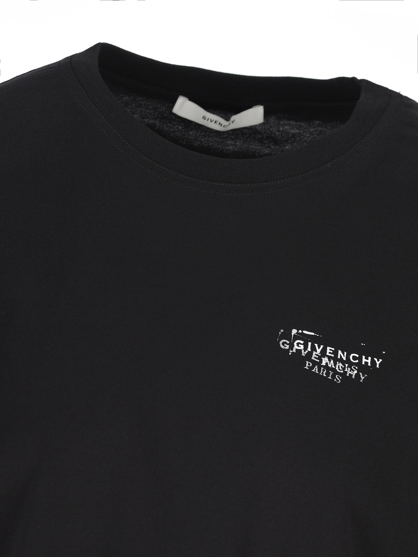 T-Shirt realizzata in cotone. BW70FJP7A7 001 GIVENCHY 