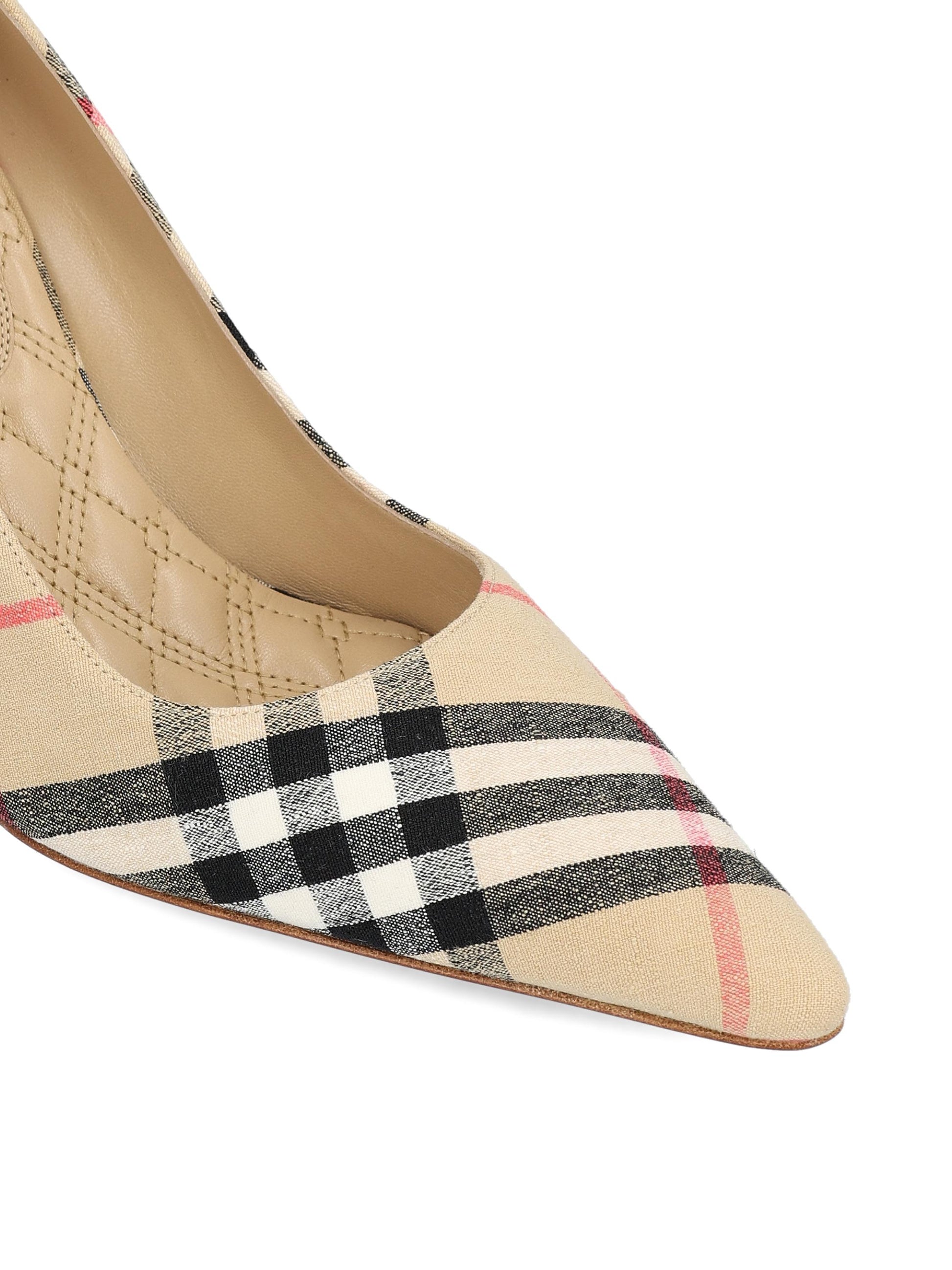 Décolleté realizzate in misto lino. 8111369 B9368 BURBERRY 