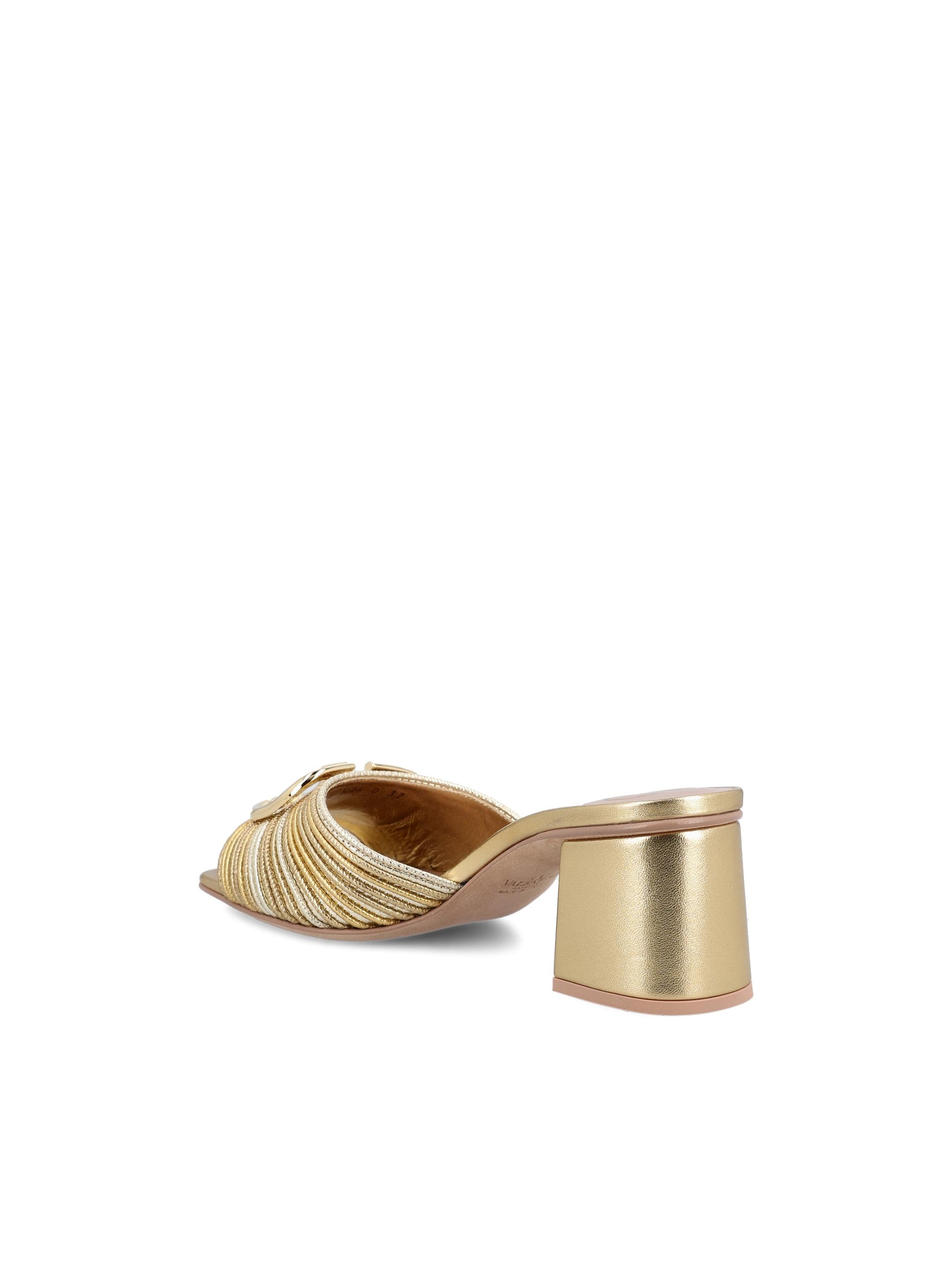 Sandalo realizzato in nappa laminata. 8W2S0HA6MNS KUN VALENTINO GARAVANI 