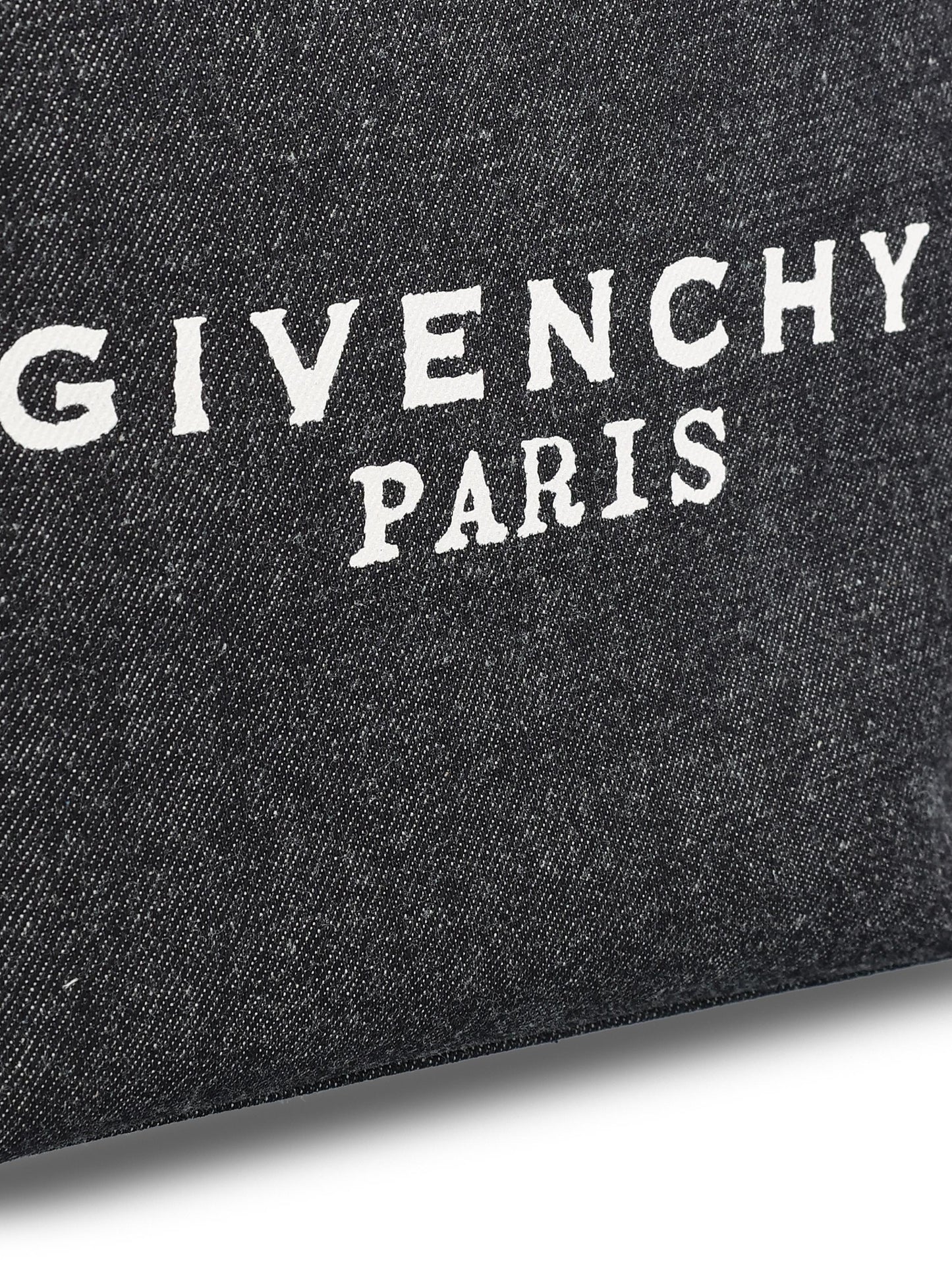 Pochette realizzata in cotone. BB60PNB2CF 415 GIVENCHY 