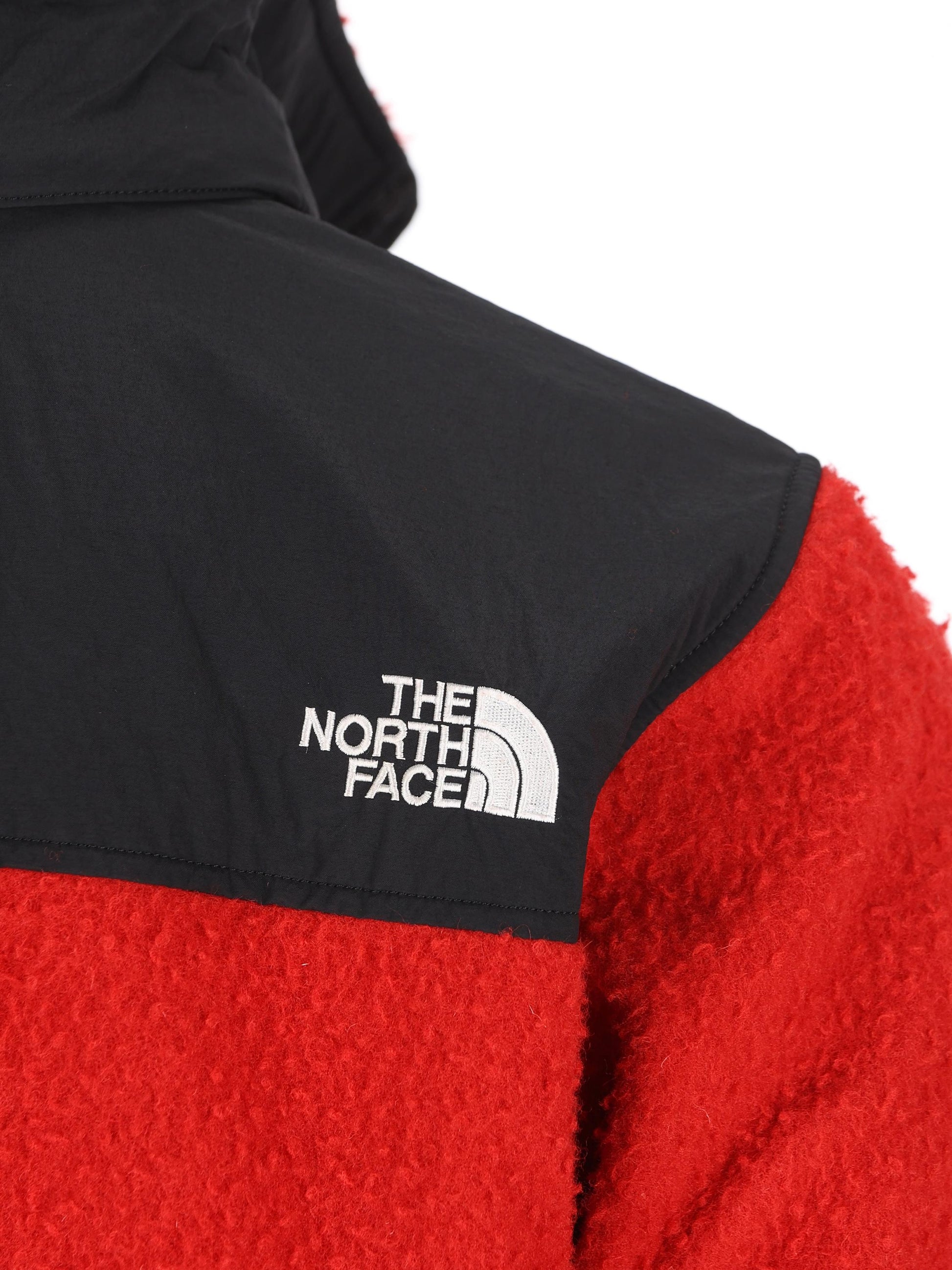 Giacca realizzata in nylon riciclato. NF0A8FH2 6821 THE NORTH FACE 