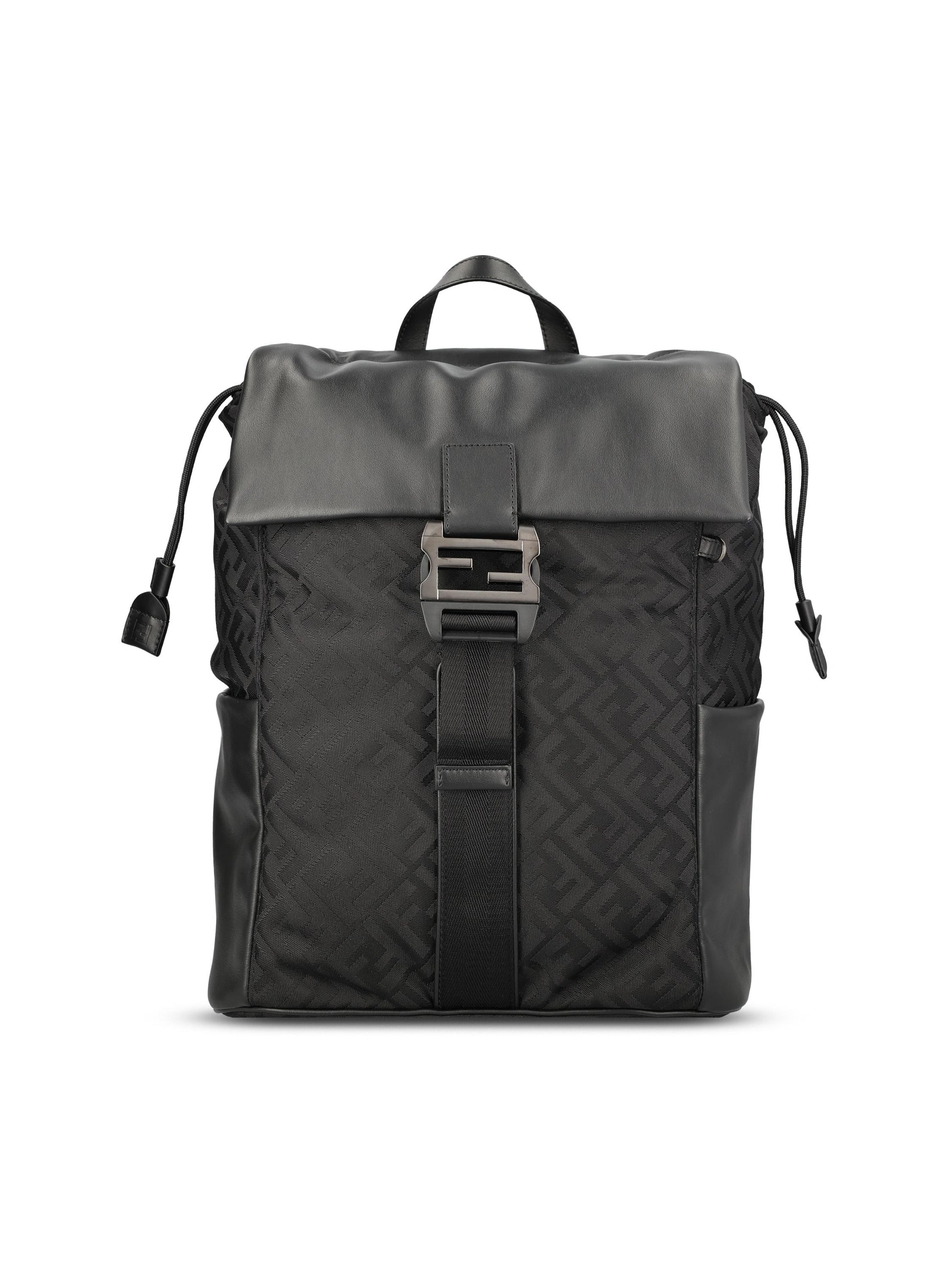 Zaino realizzato in nylon. 7VZ090 AVC6F0SAJ FENDI 