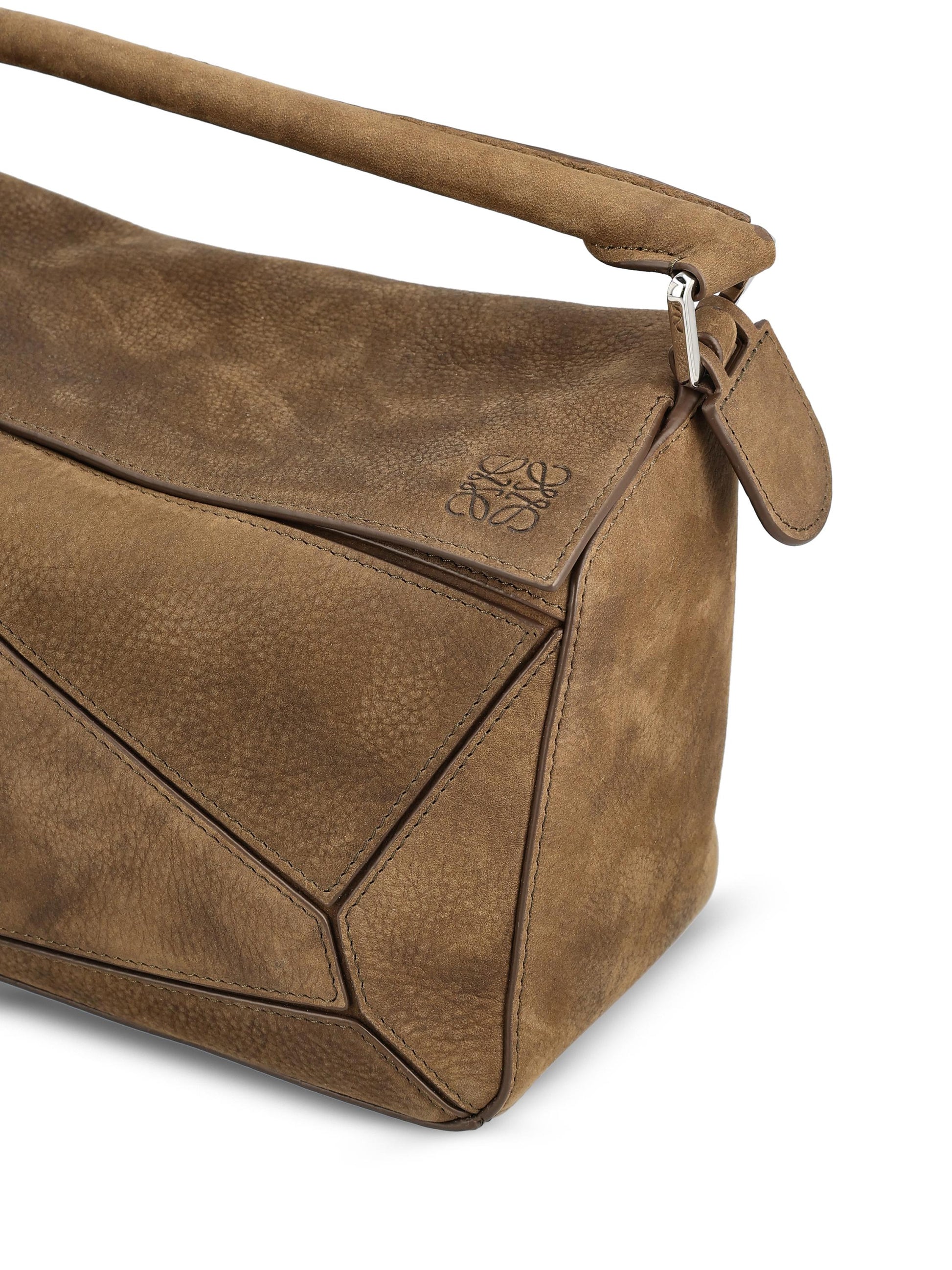 Borsa realizzata in pelle di vitello. A510PLSX03 6423 LOEWE 