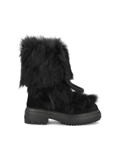 Stivali realizzati in pelle di vitello. 8T8591 AOSUF040W FENDI 