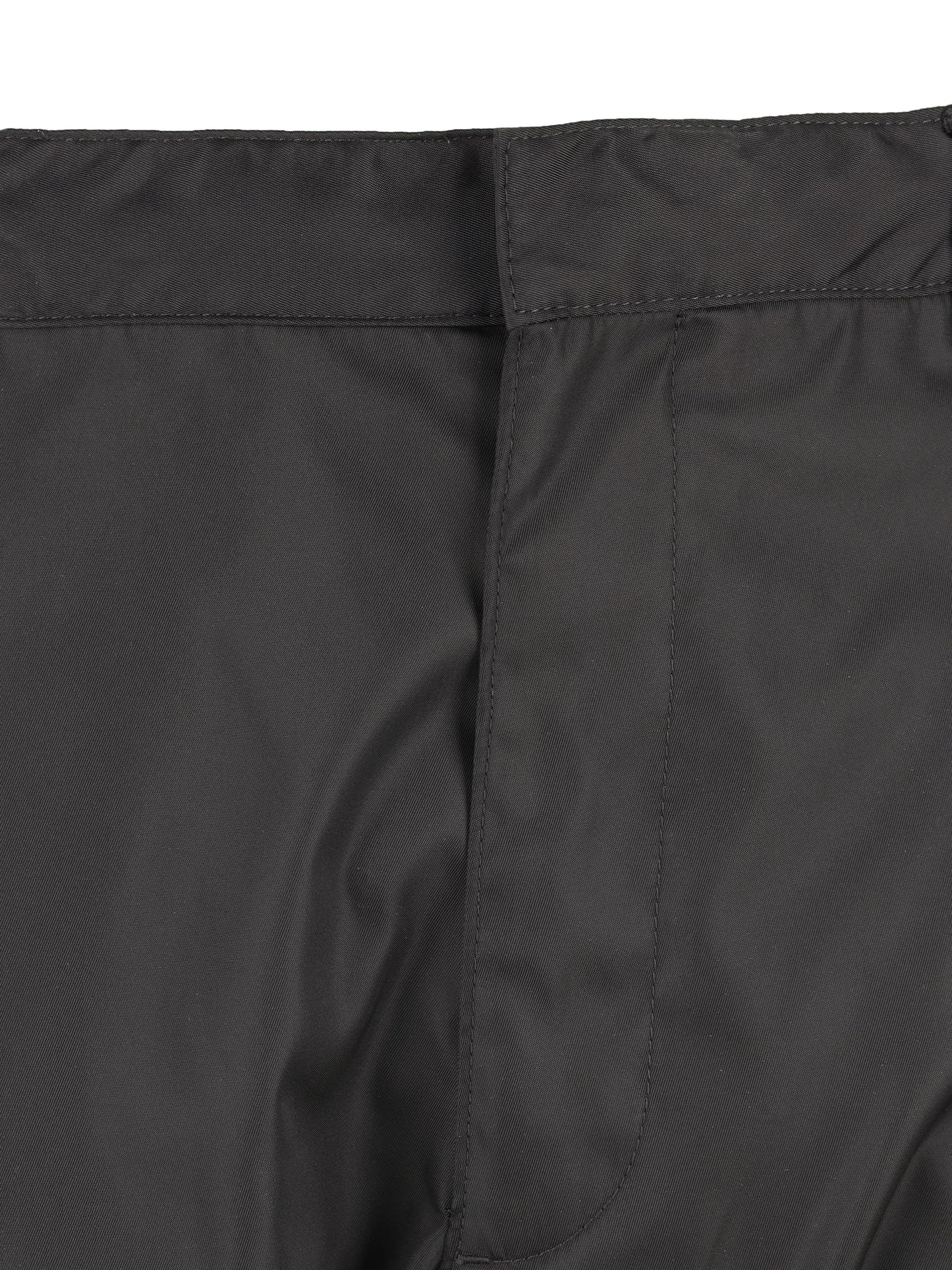 Pantaloni realizzati in poliammide riciclata. SPH66 1WQ8F0002 PRADA 