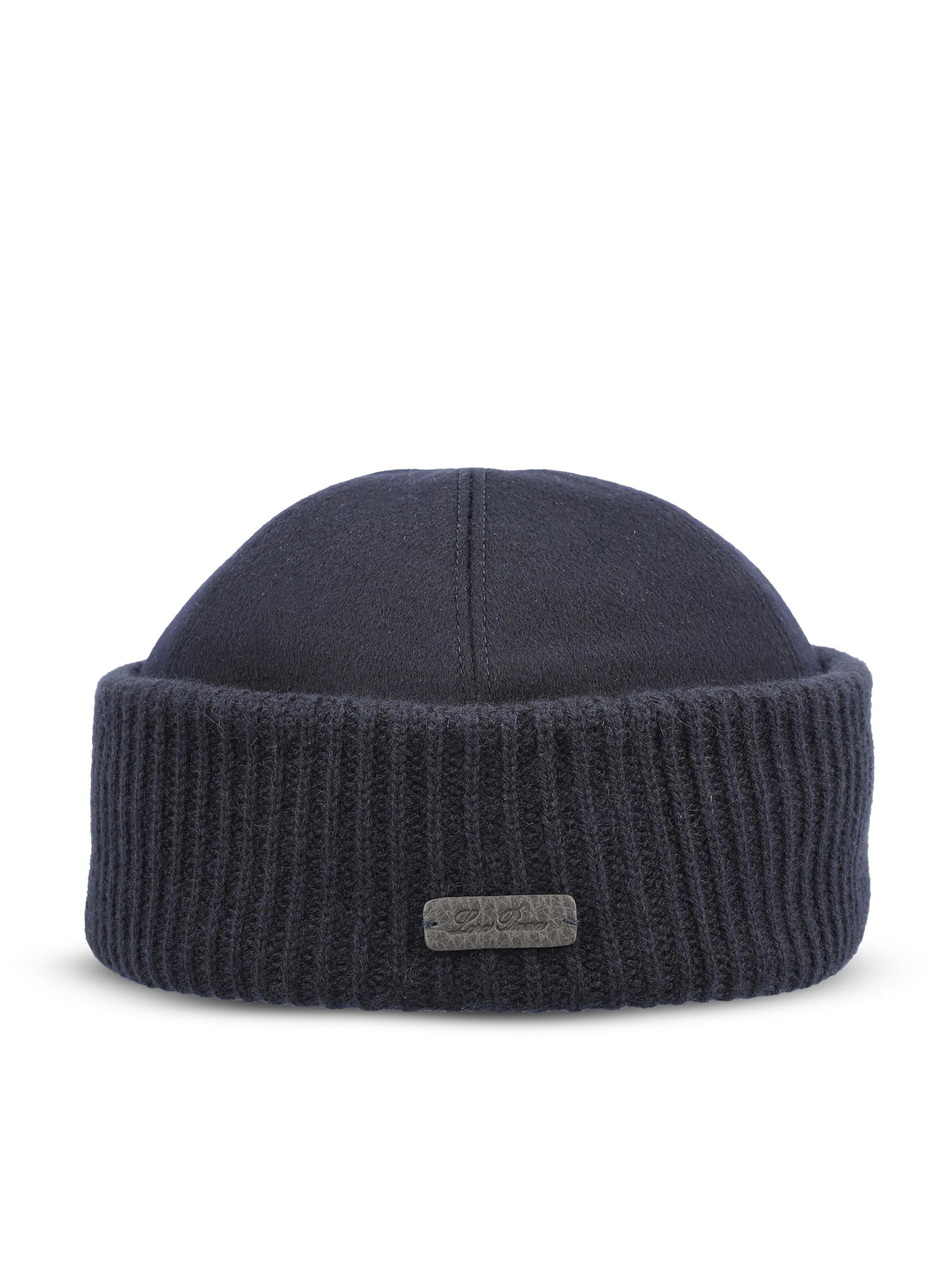 Berretto realizzato in cashmere. FAM3617 W000 LORO PIANA 