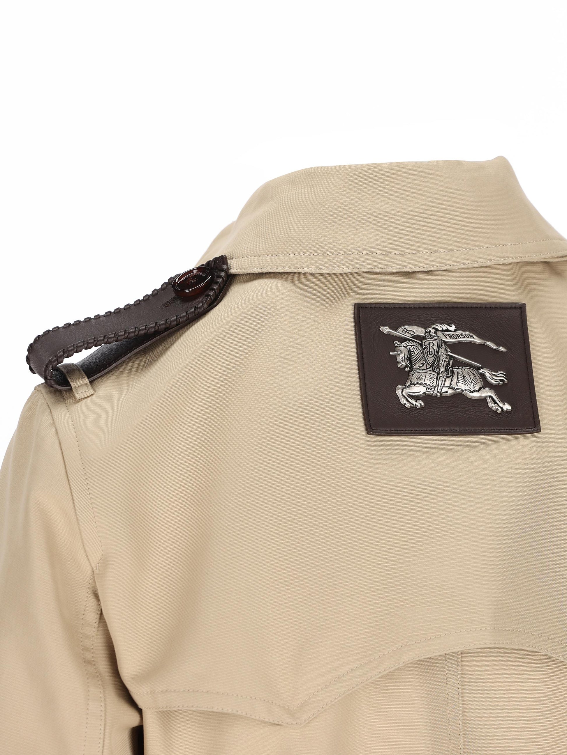 Trench realizzato in seta e cotone. 8126448 A2151 BURBERRY 