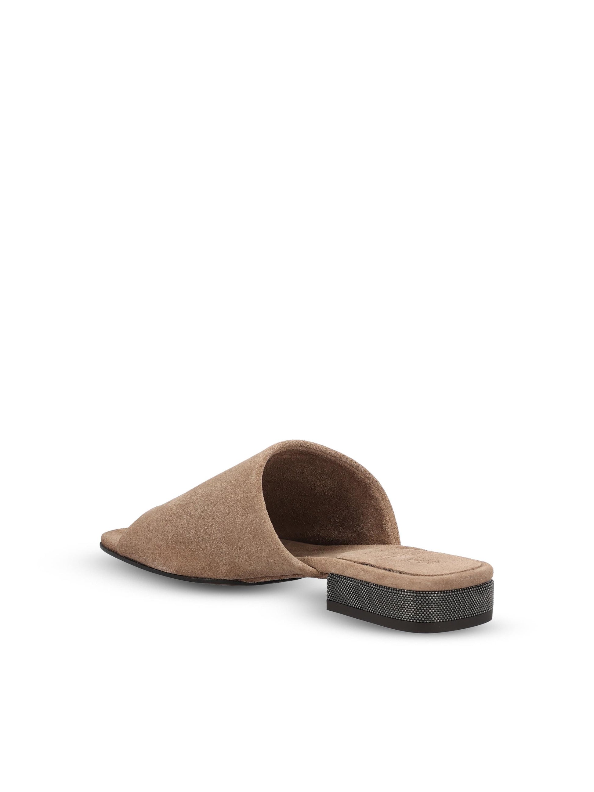 Mules realizzati in camoscio. MZSFC3170 C8849 BRUNELLO CUCINELLI 
