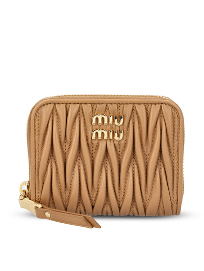 Portamonete realizzato in pelle di agnello. 5MM268 AFPPF098L MIU MIU 
