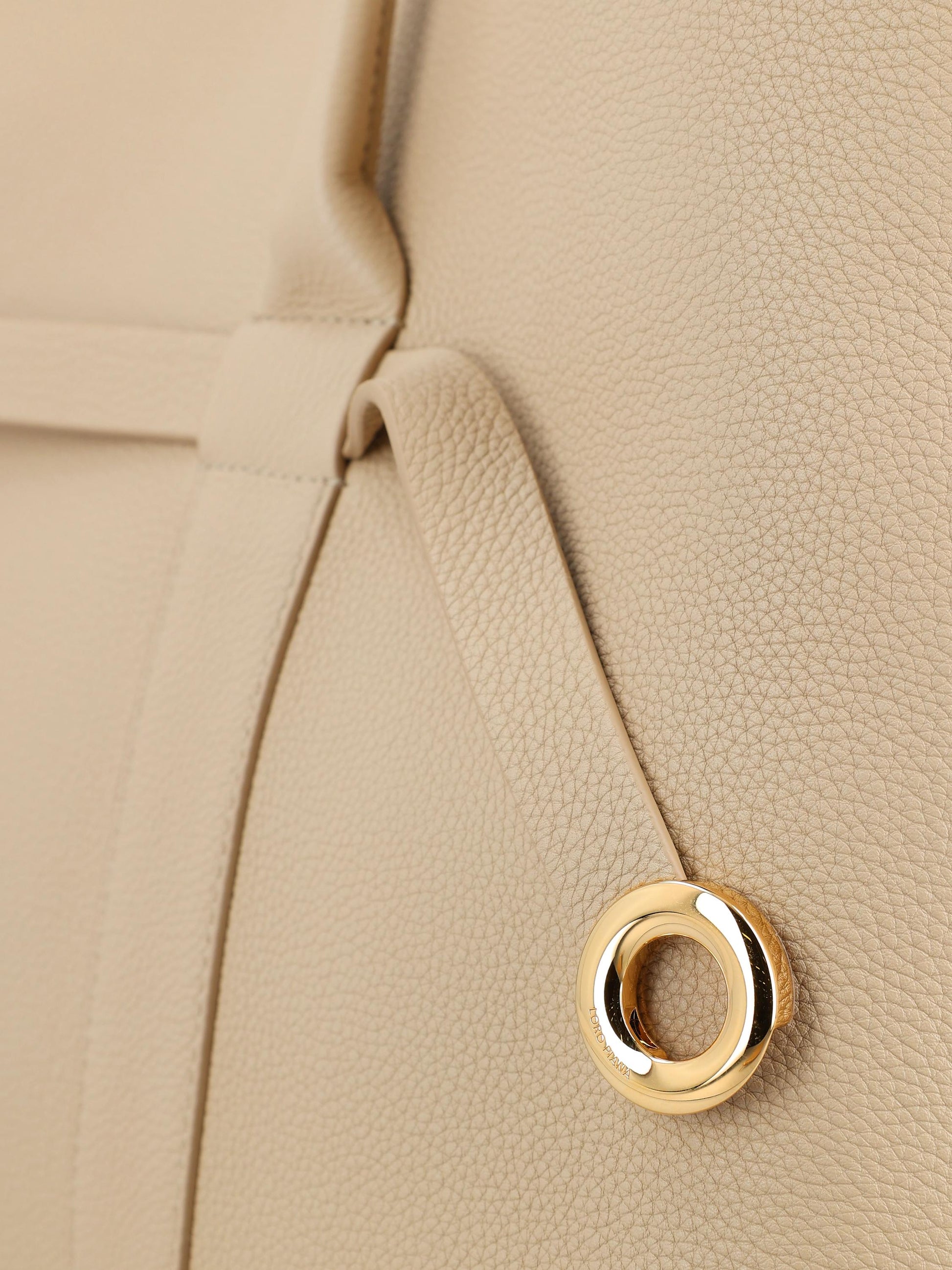 Ghiera Shopper Large in pelle di vitello. FAO7463 D0TZ LORO PIANA 
