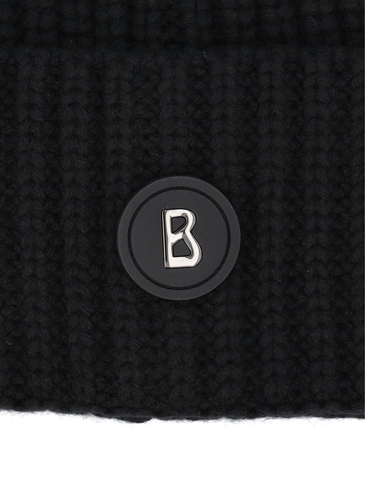 Cappellino realizzato in cashmere. 91198521 026 BOGNER 