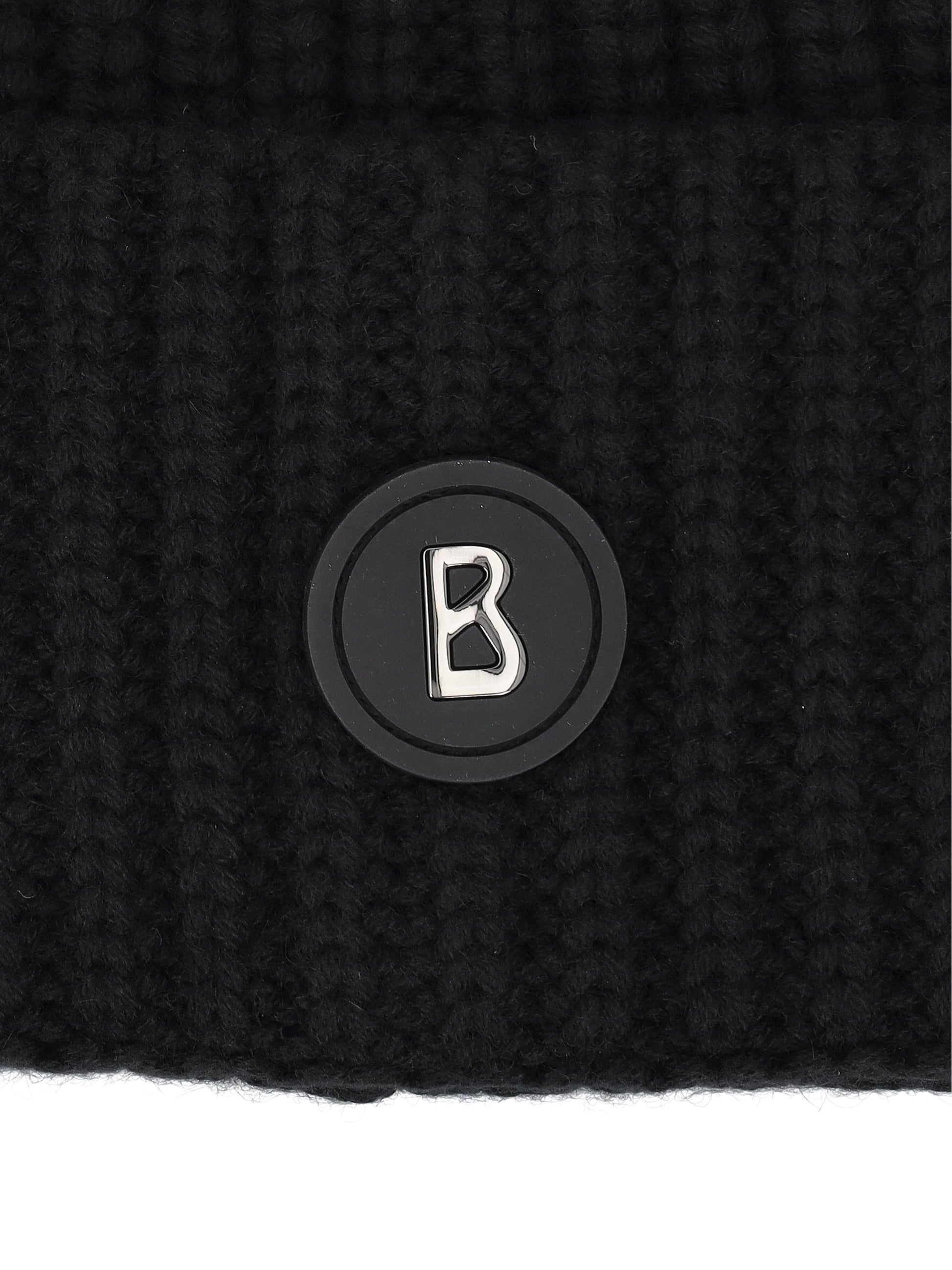 Cappellino realizzato in cashmere. 91198521 026 BOGNER 