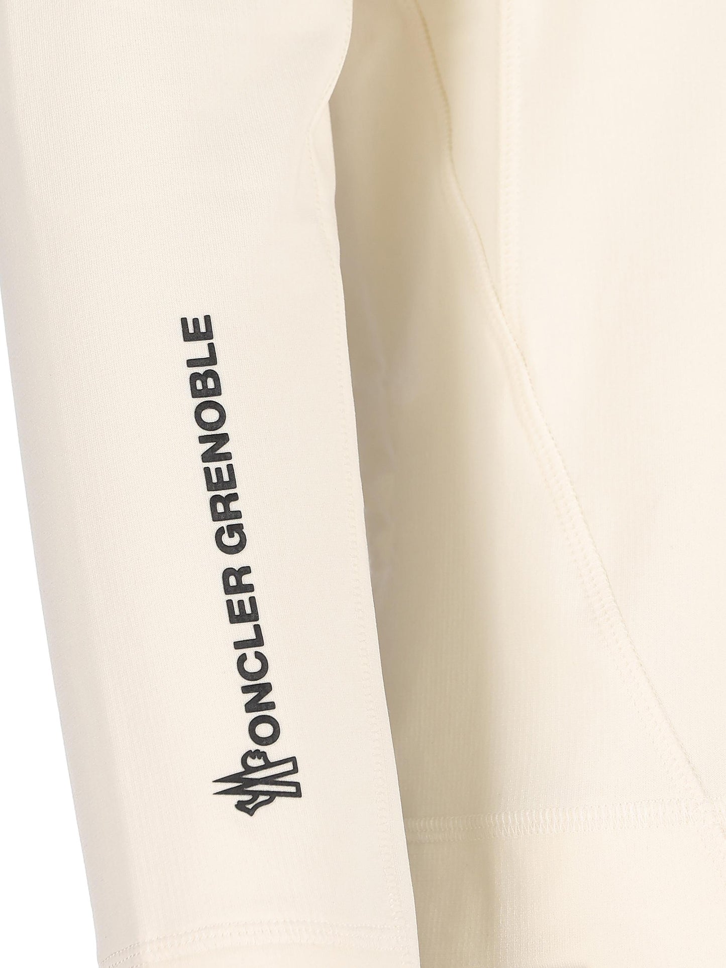 Dolcevita realizzato in poliestere. M8G00020 899JO034 MONCLER GRENOBLE 