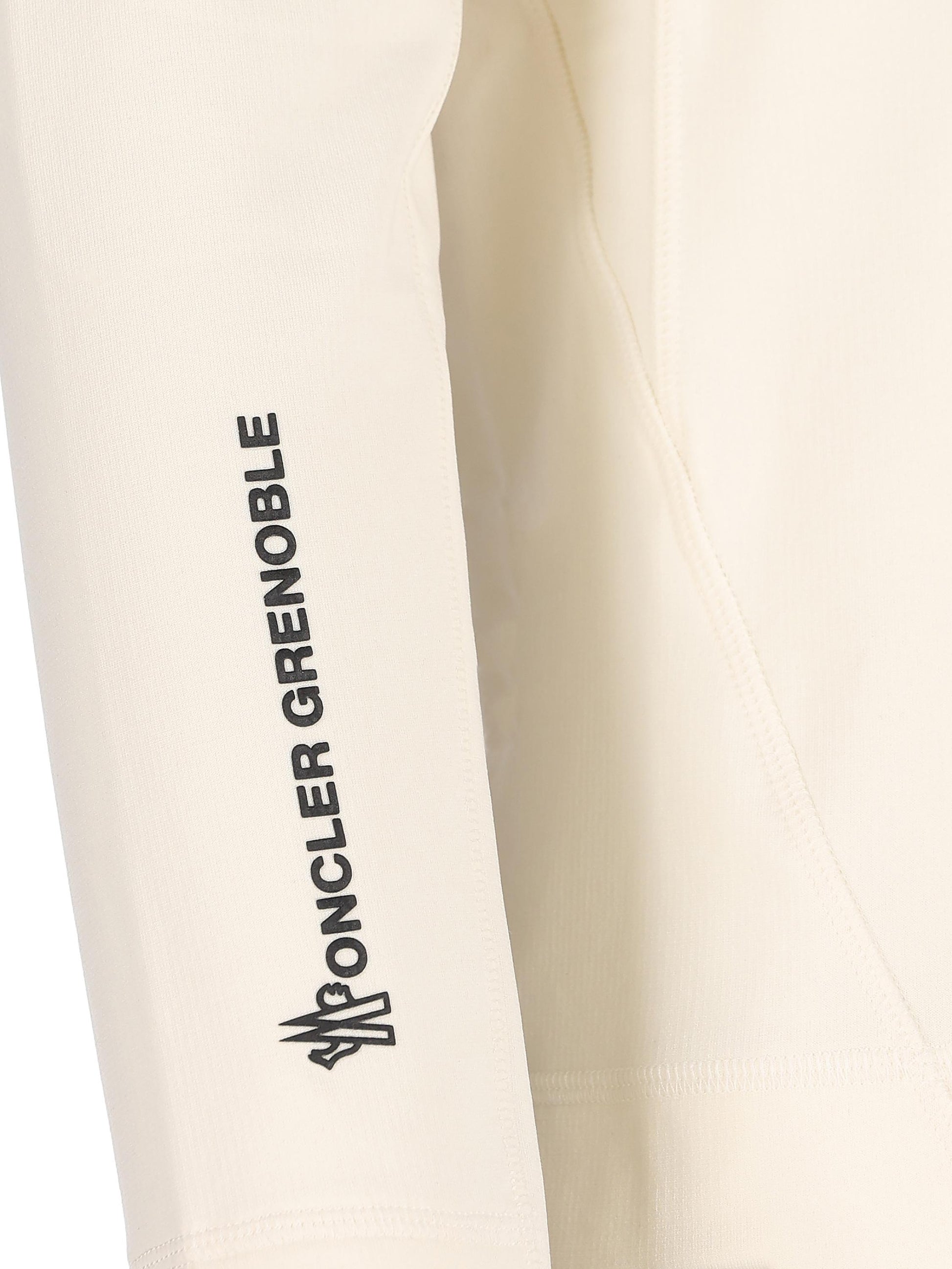 Dolcevita realizzato in poliestere. M8G00020 899JO034 MONCLER GRENOBLE 