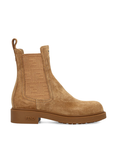 Stivale realizzato in pelle. 8T8576 AYF2F1TYI FENDI 