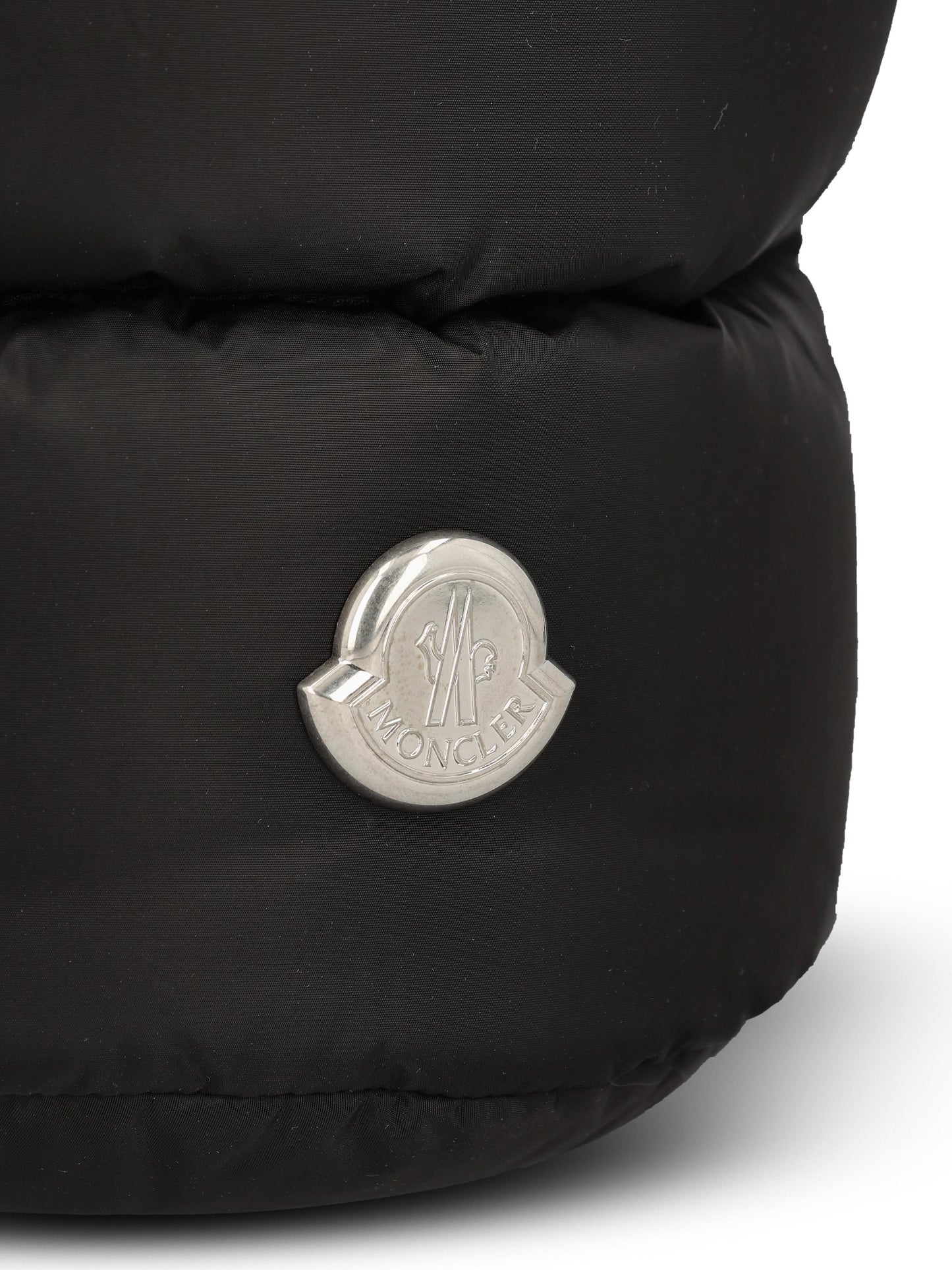 Borsa a secchiello realizzata in nylon. W5I00002 M6275999 MONCLER 