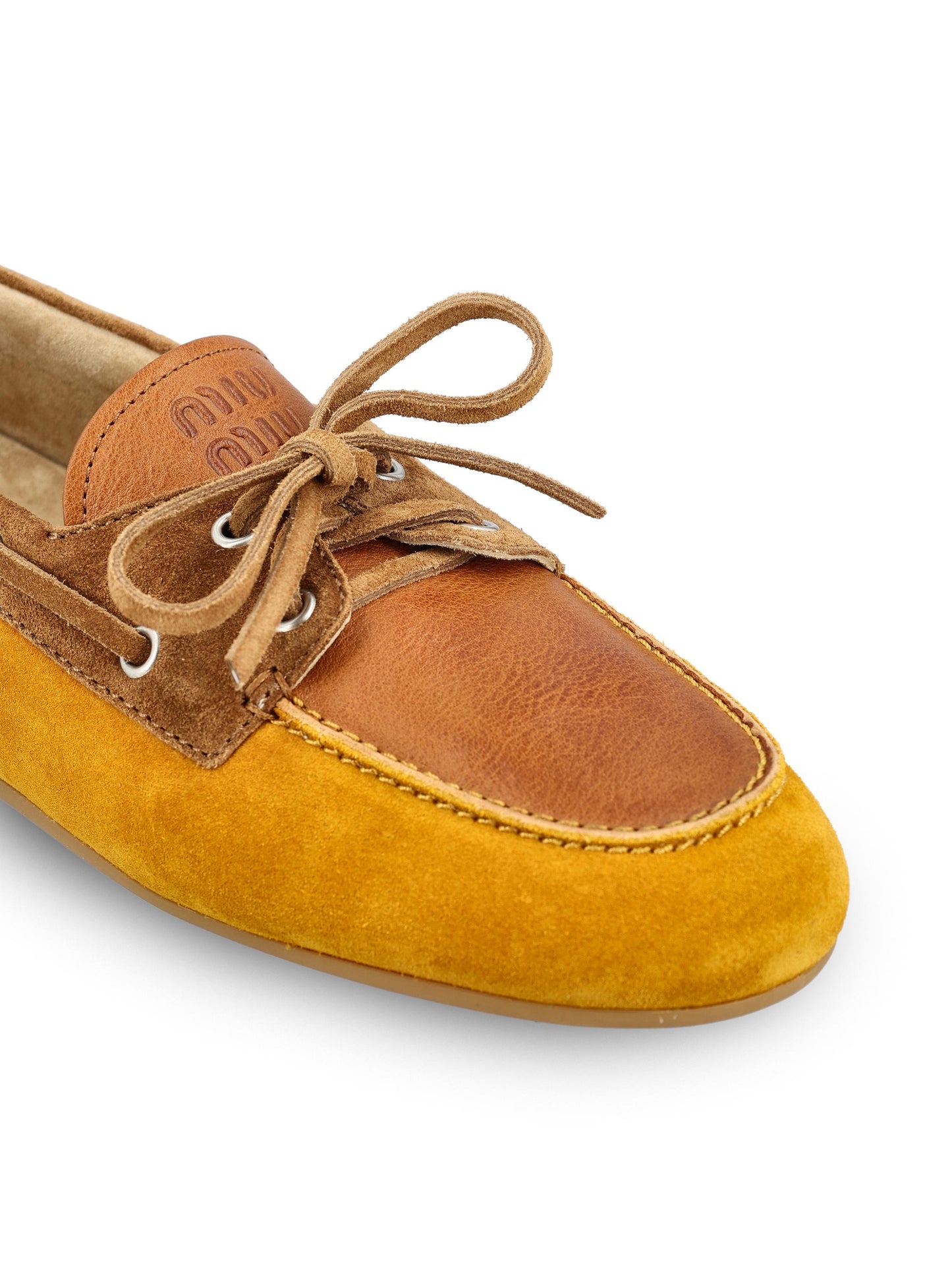 Mocassini realizzati in pelle di vitello. 5D123E 3K0FF05BR MIU MIU 