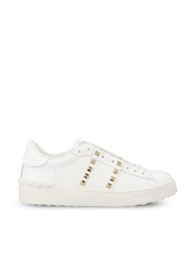 Sneakers realizzate in pelle di vitello. 8W2S0A01BHS 0BO VALENTINO GARAVANI 