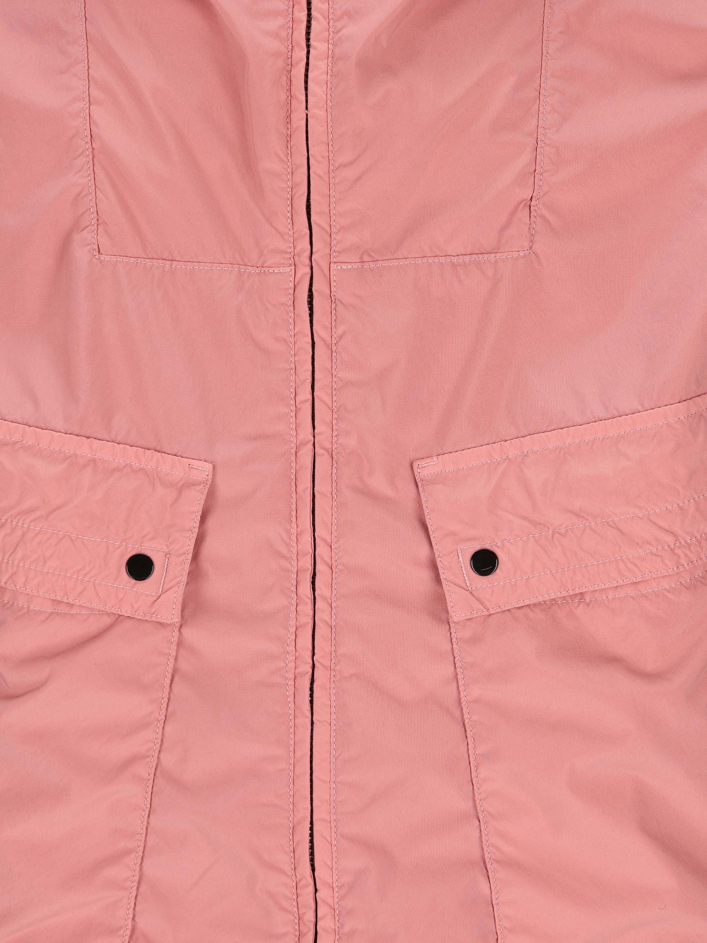 Giacca realizzata in poliestere. 4100052 S0042V008G STONE ISLAND 